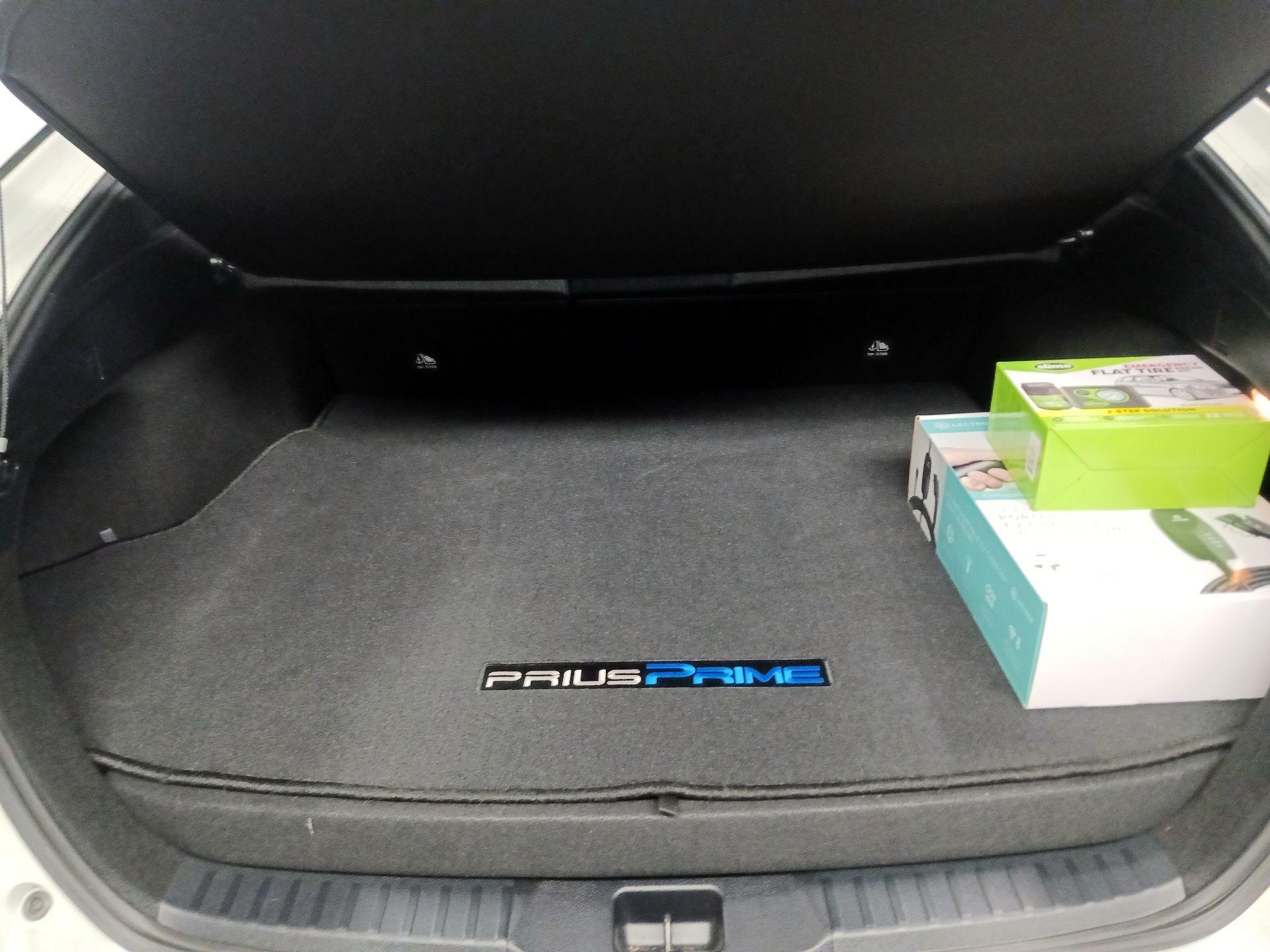 Thumbnail: 2019 Toyota Prius Prime - 17