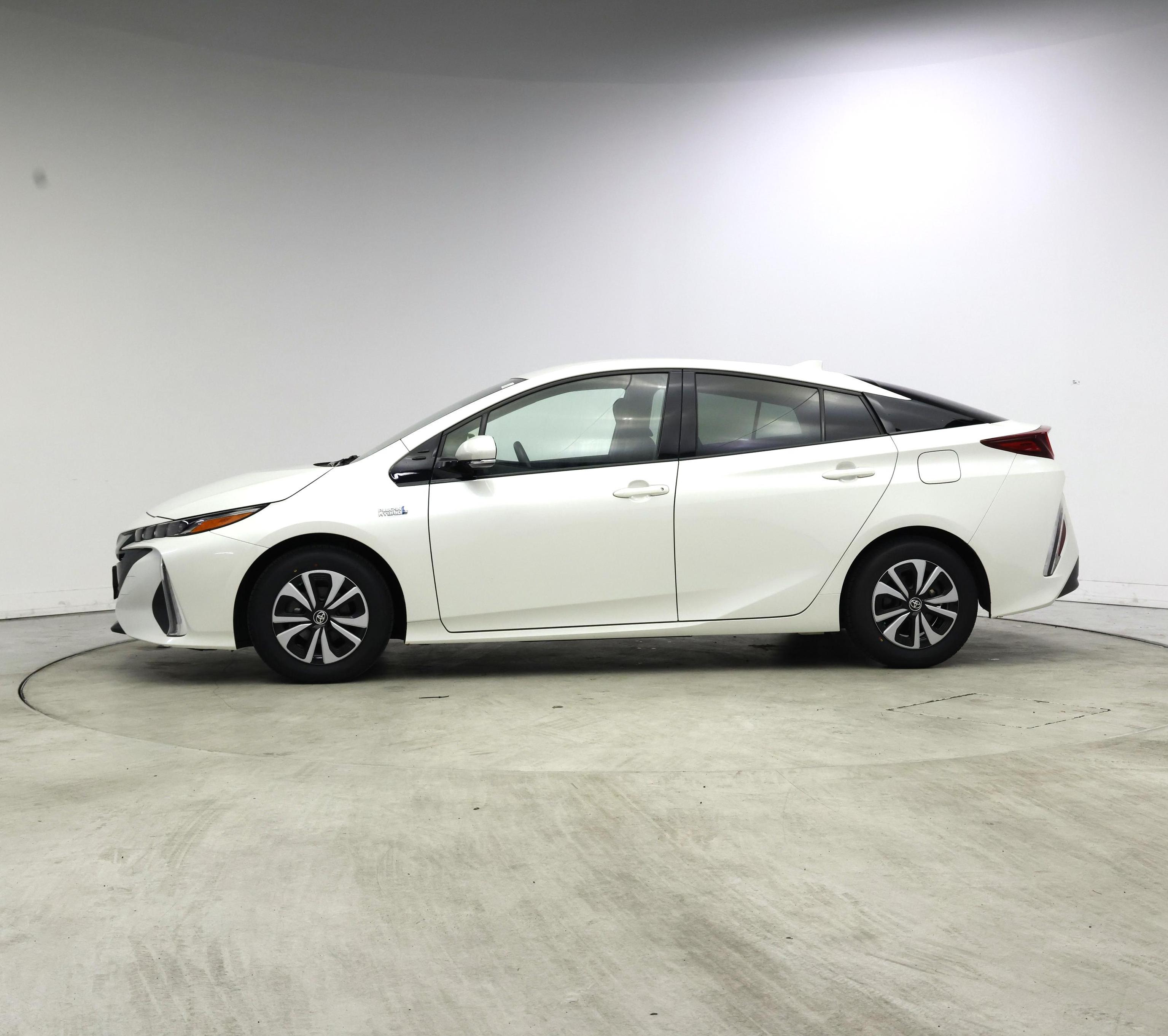 Thumbnail: 2019 Toyota Prius Prime - 3