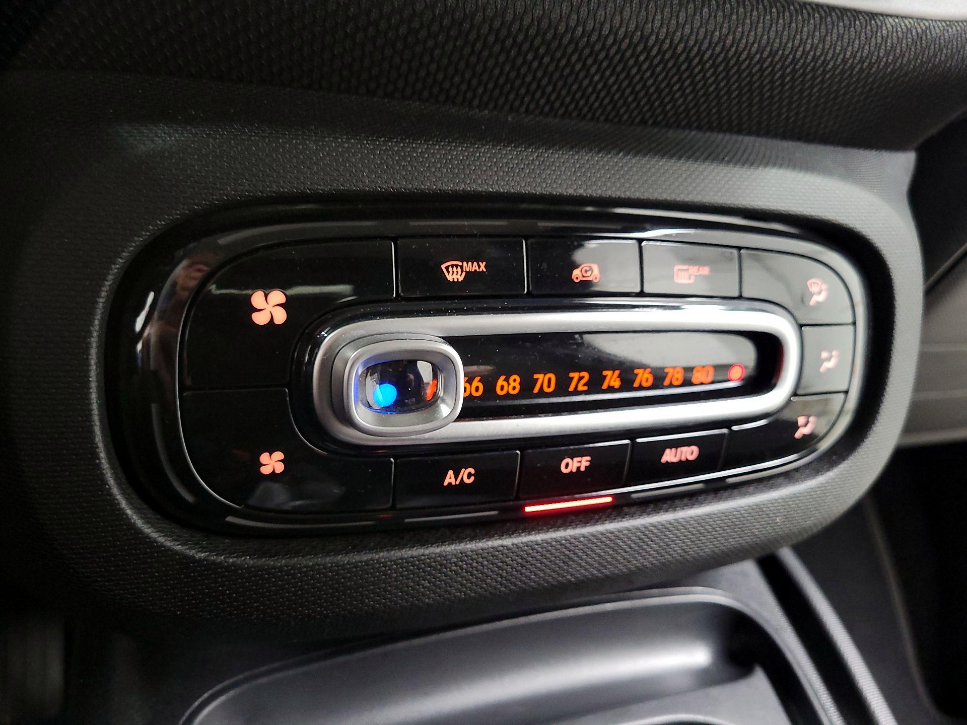 Thumbnail: 2017 smart fortwo - 14