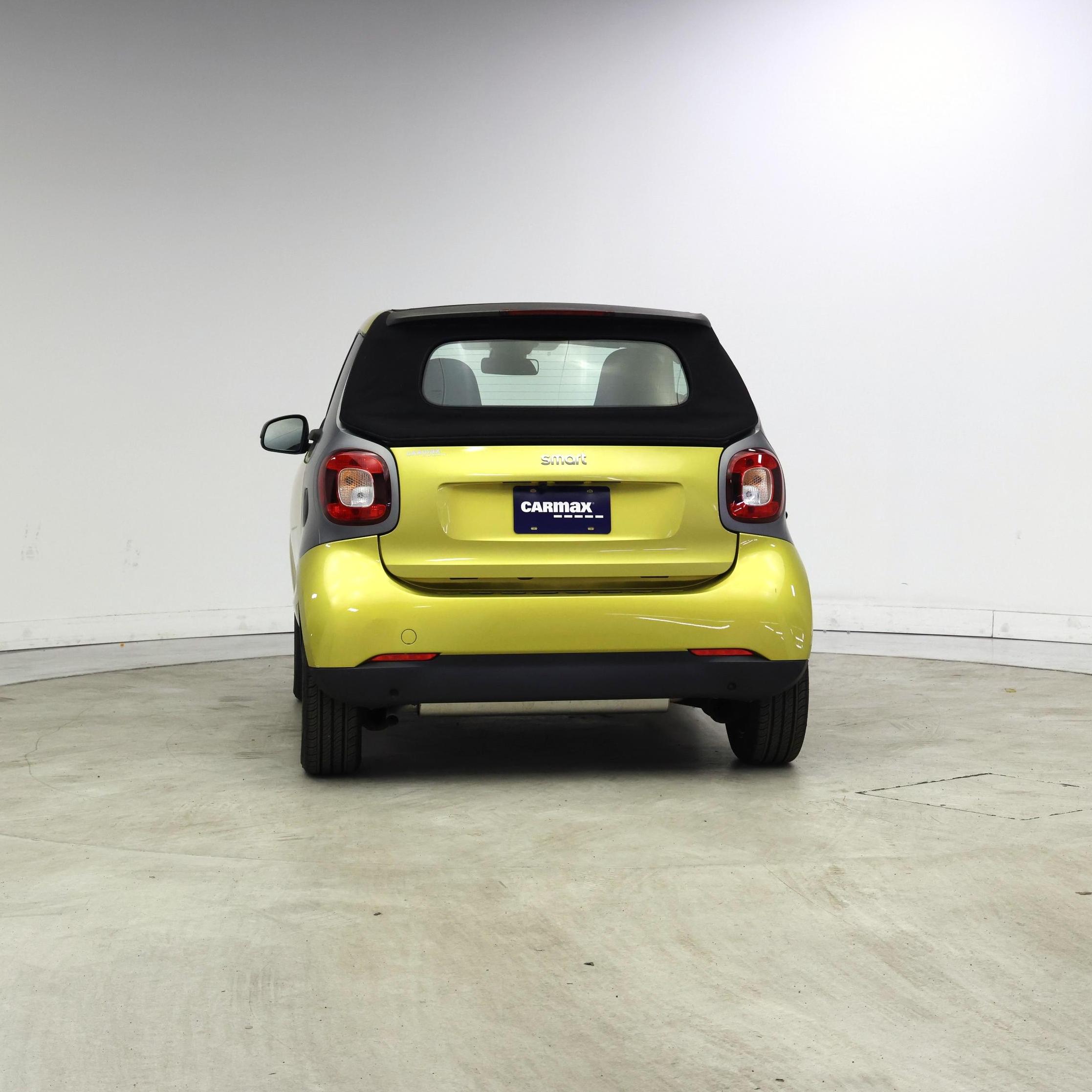 Thumbnail: 2017 smart fortwo - 6