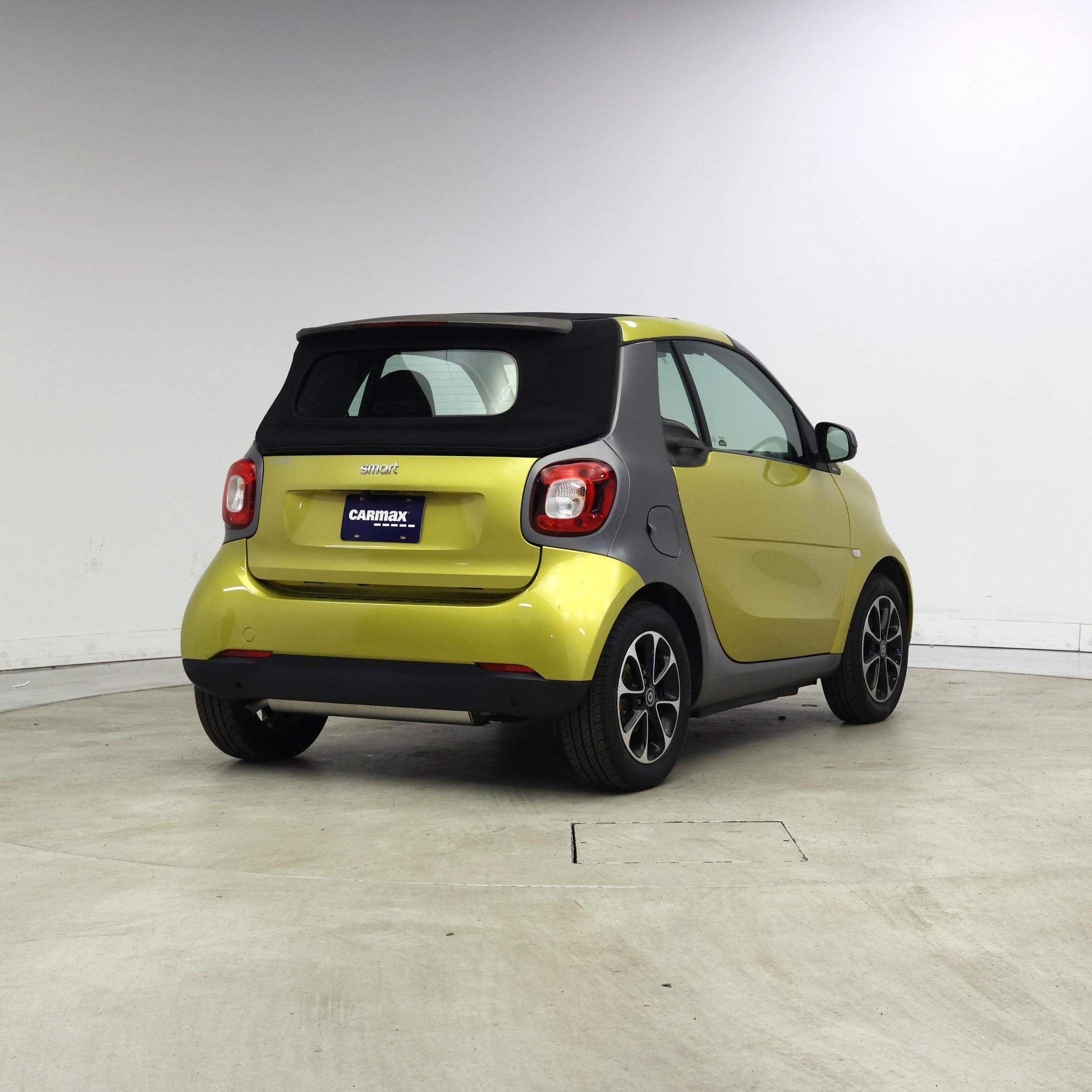 Thumbnail: 2017 smart fortwo - 8