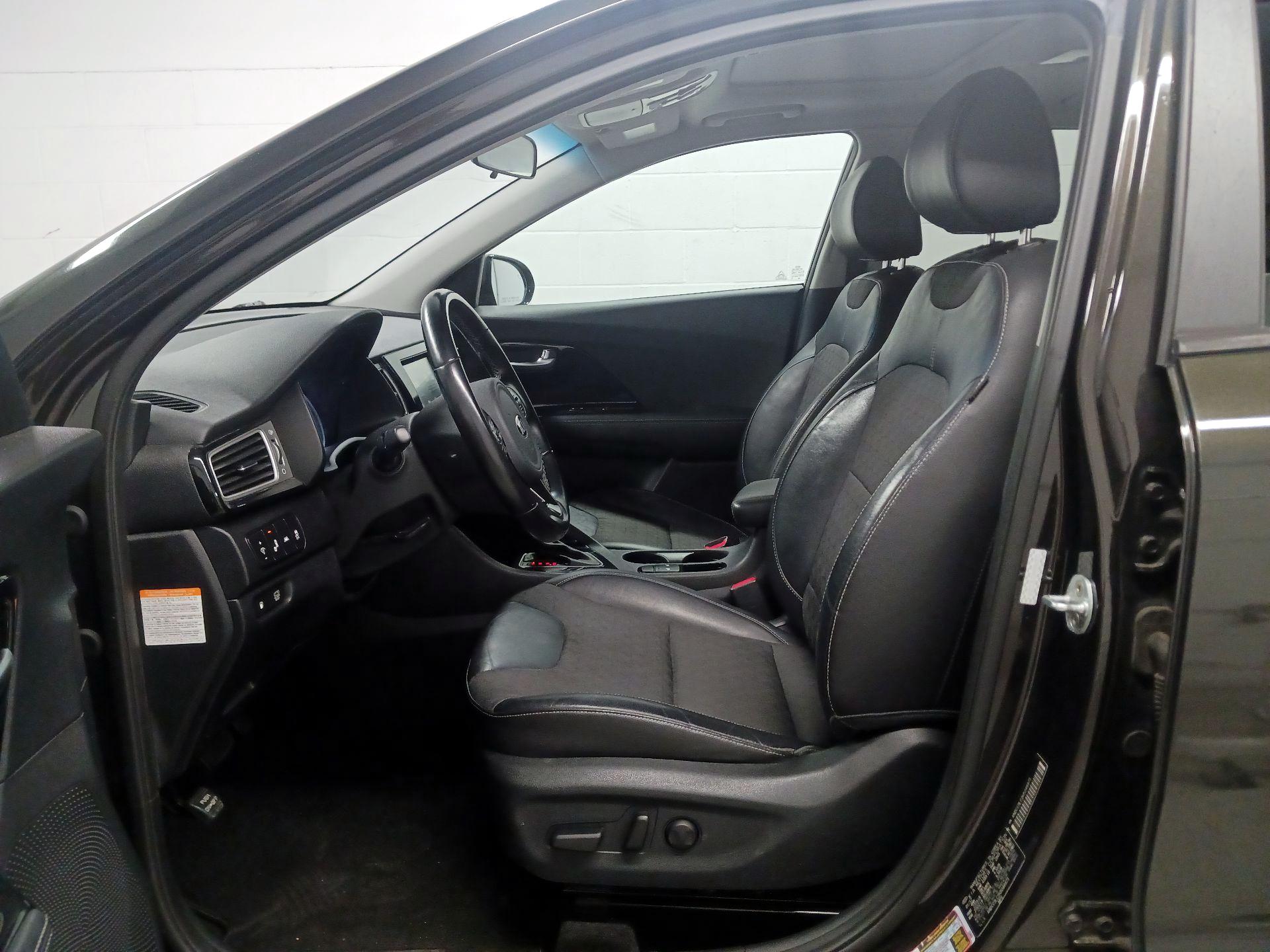 Thumbnail: 2017 Kia Niro - 11