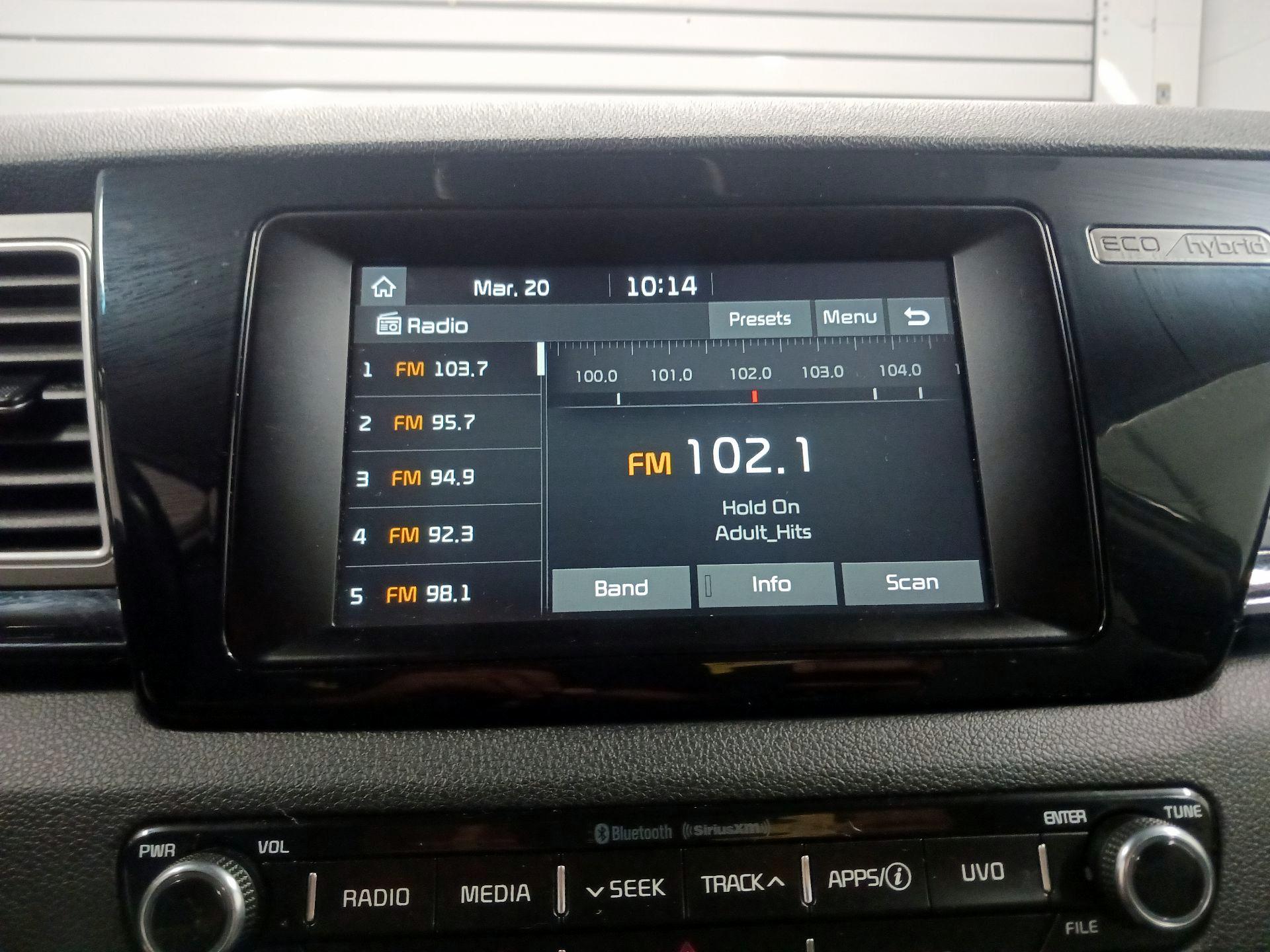 Thumbnail: 2017 Kia Niro - 15