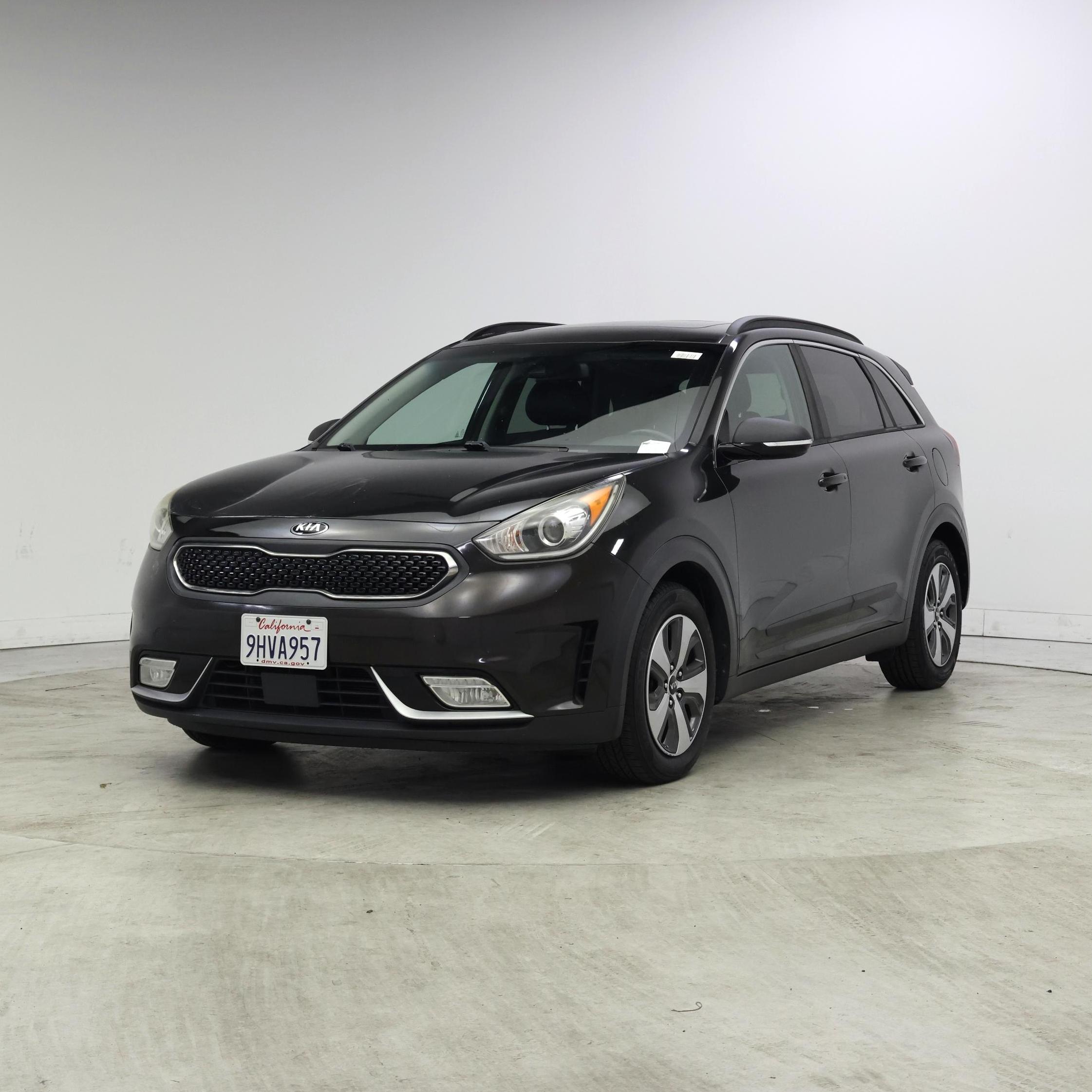 Thumbnail: 2017 Kia Niro - 4