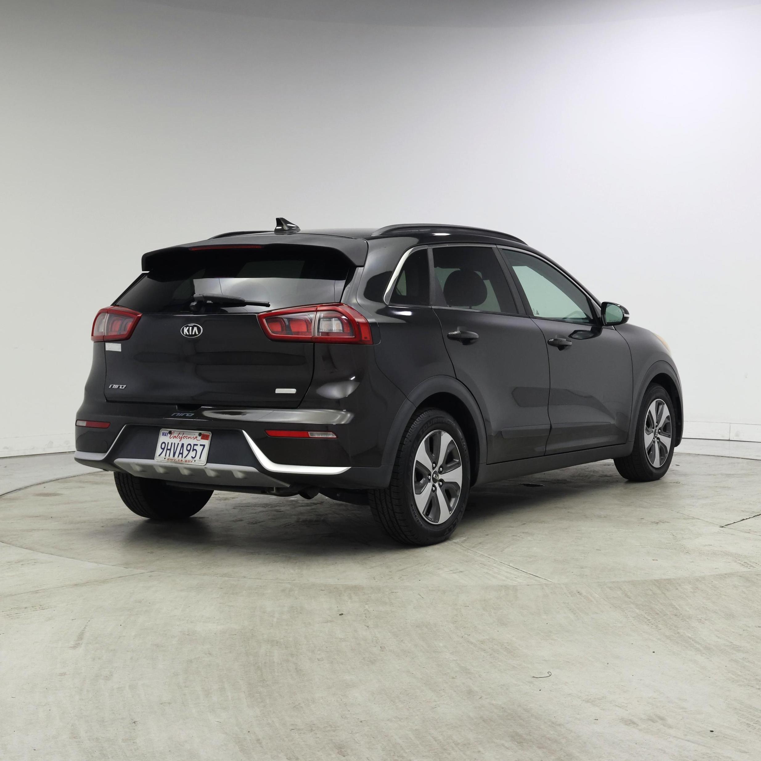Thumbnail: 2017 Kia Niro - 8
