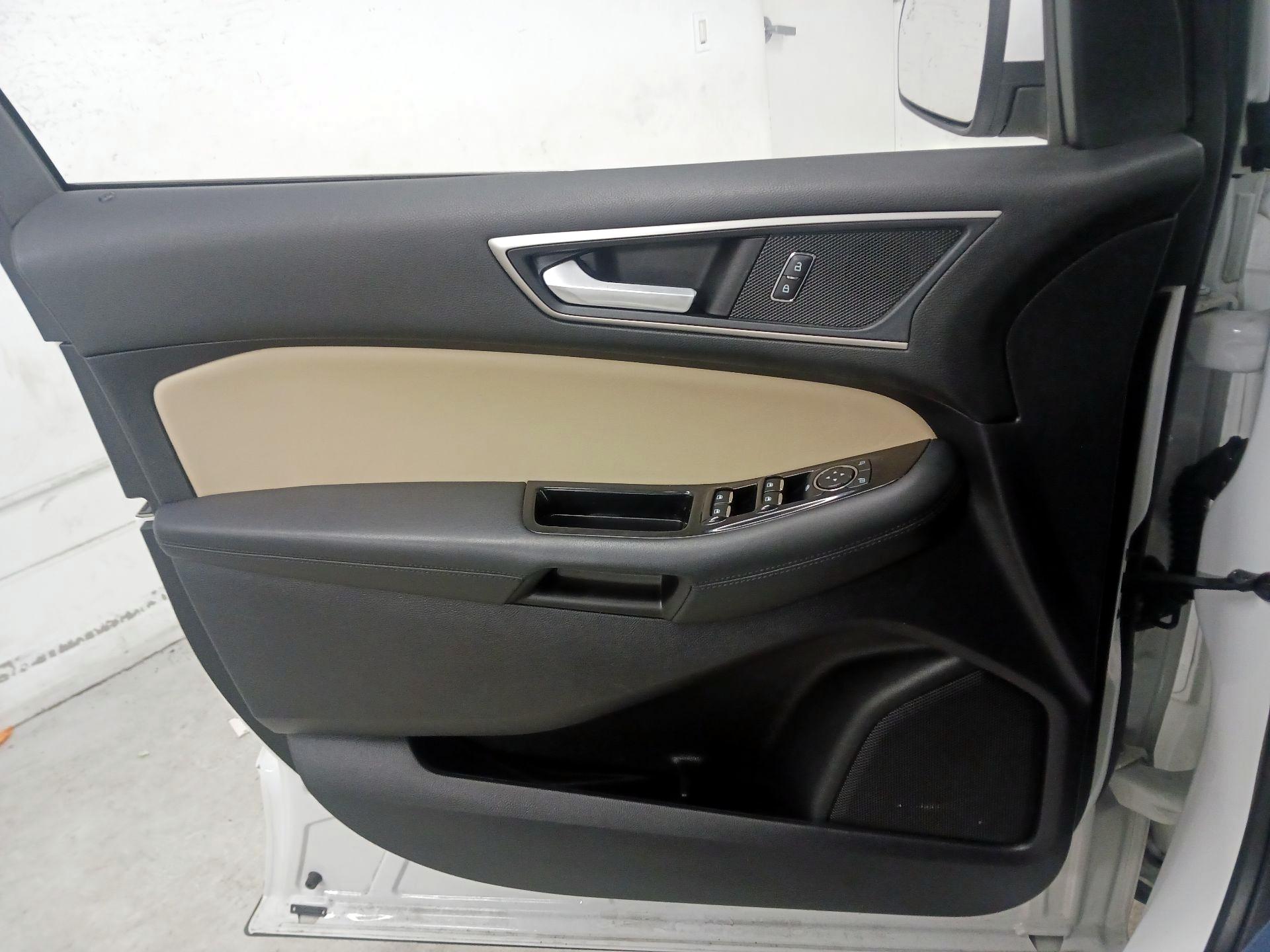 Thumbnail: 2019 Ford Edge - 12