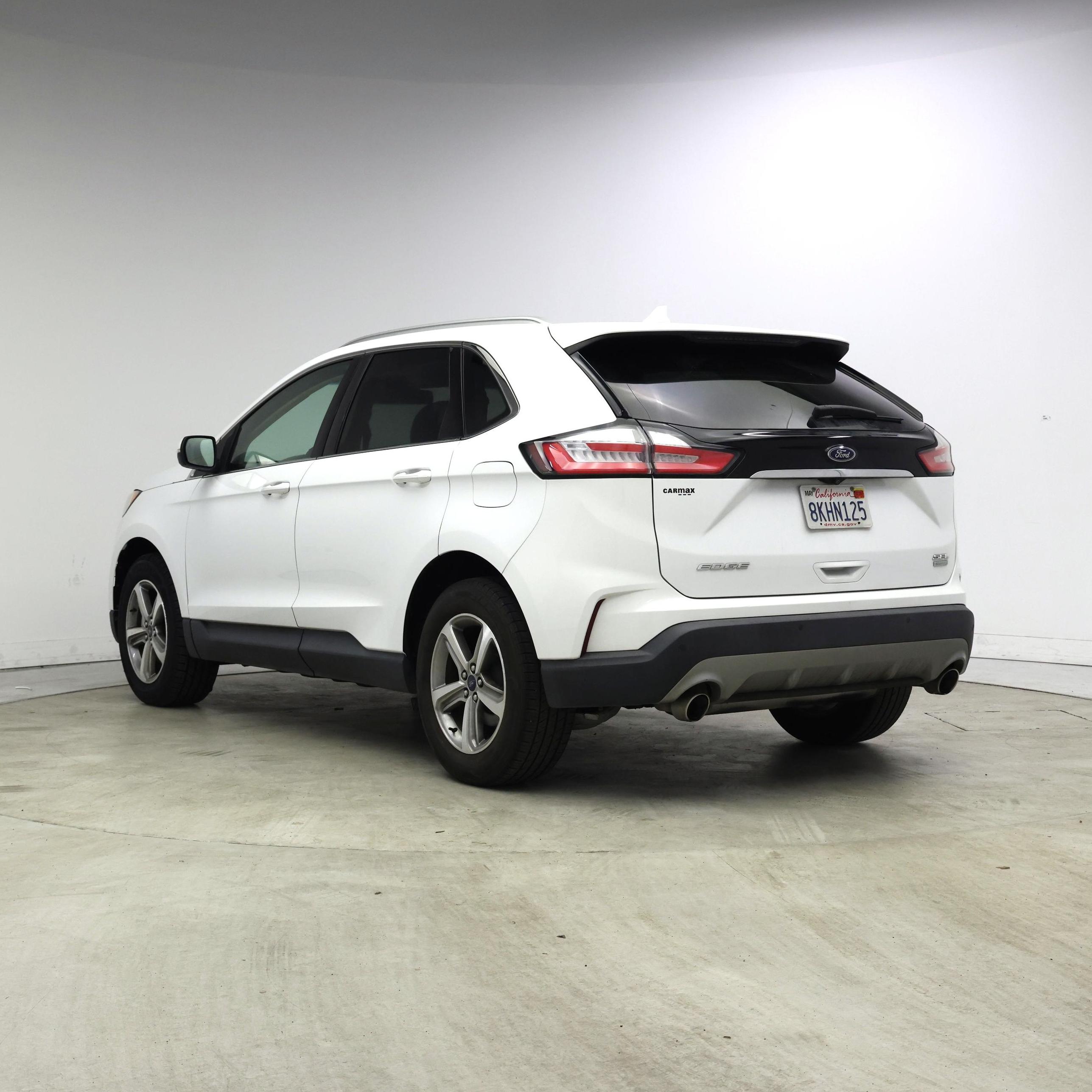 Thumbnail: 2019 Ford Edge - 2