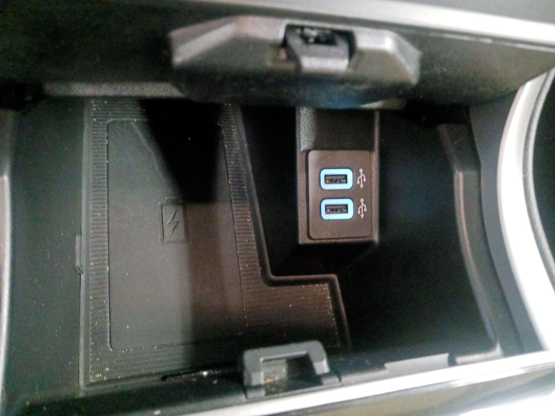 Thumbnail: 2019 Ford Edge - 19