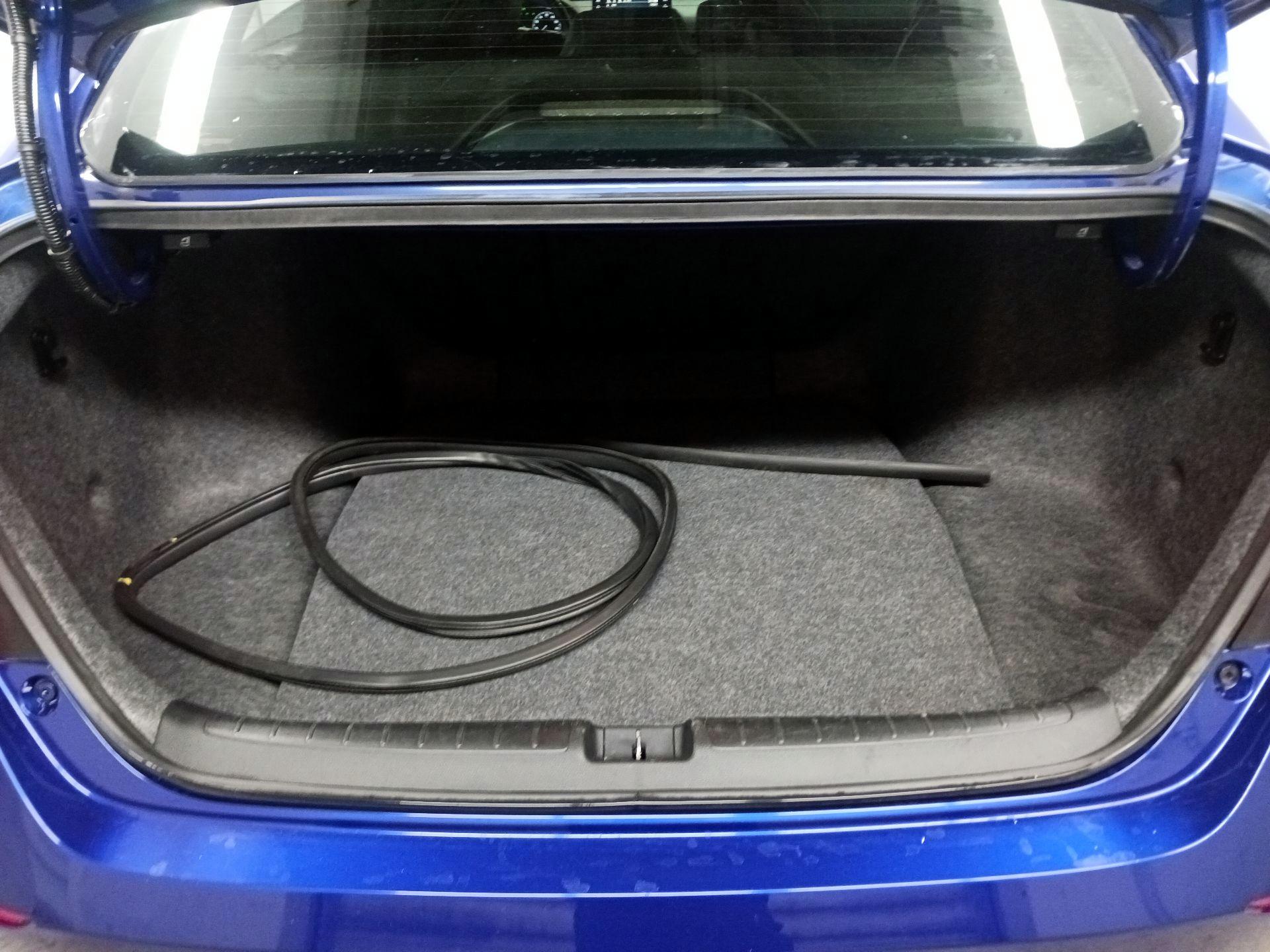 Thumbnail: 2018 Honda Accord - 18