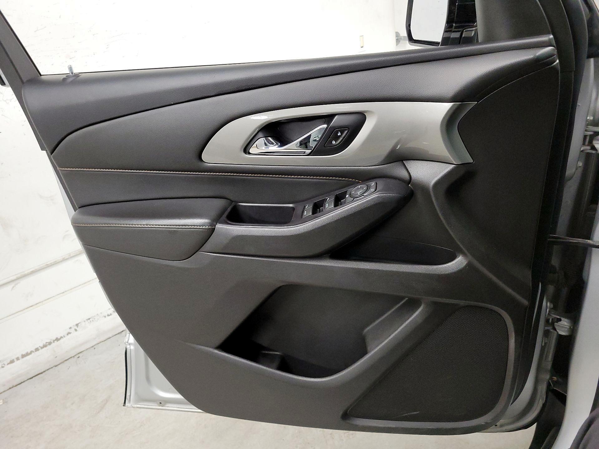 Thumbnail: 2020 Chevrolet Traverse - 12