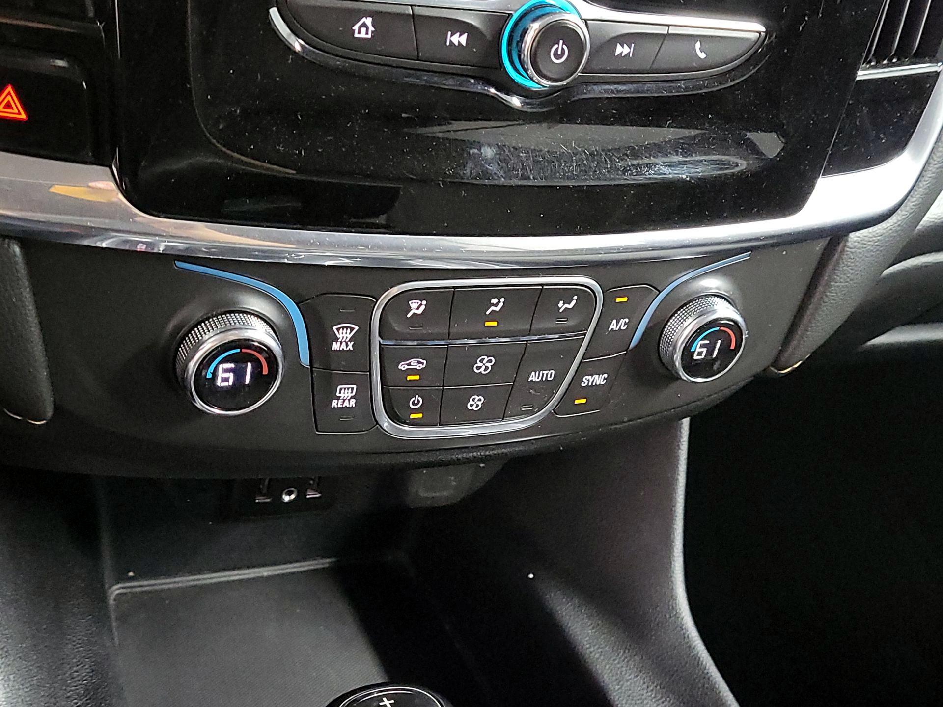 Thumbnail: 2020 Chevrolet Traverse - 15