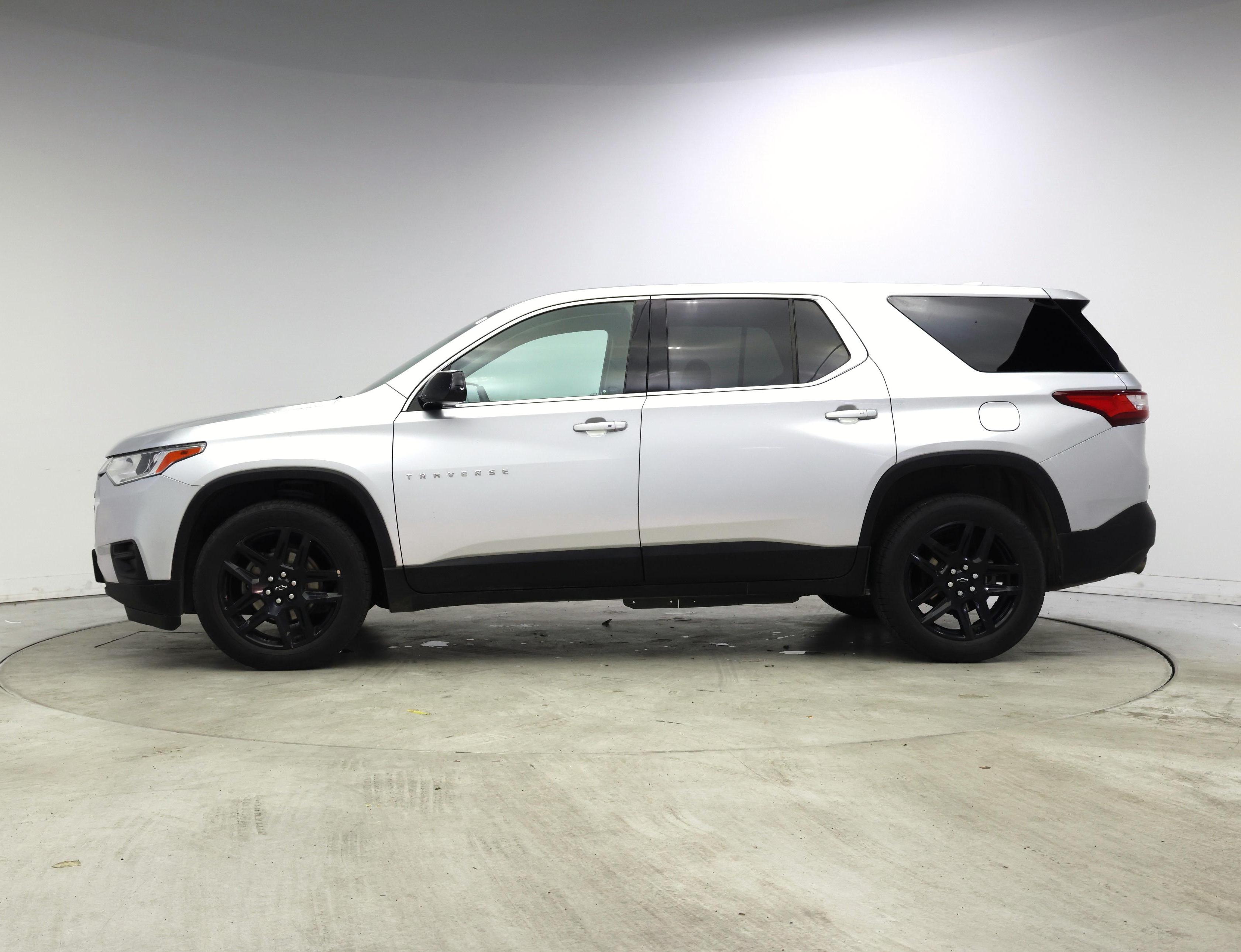 Thumbnail: 2020 Chevrolet Traverse - 3