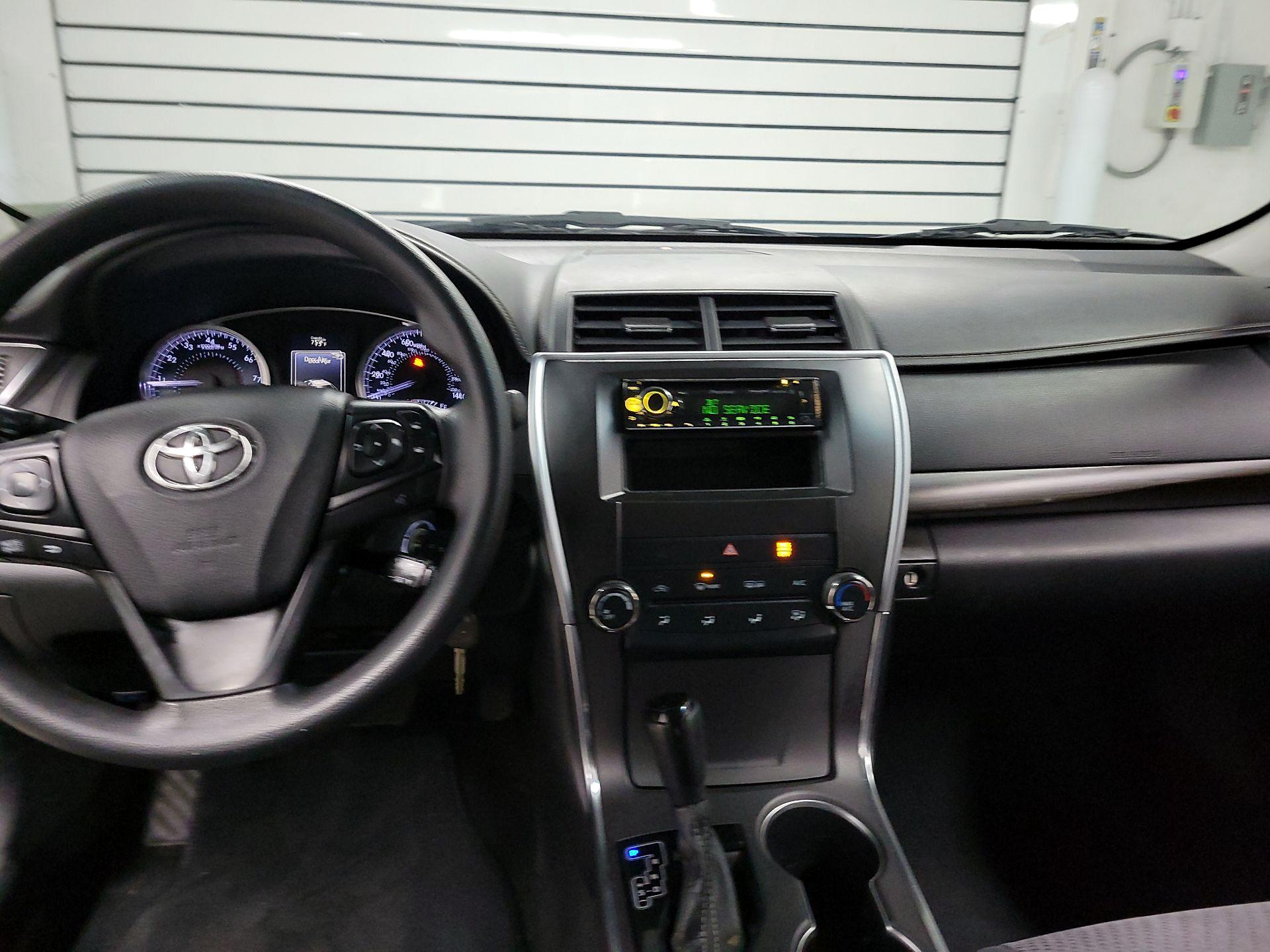 Thumbnail: 2016 Toyota Camry - 9
