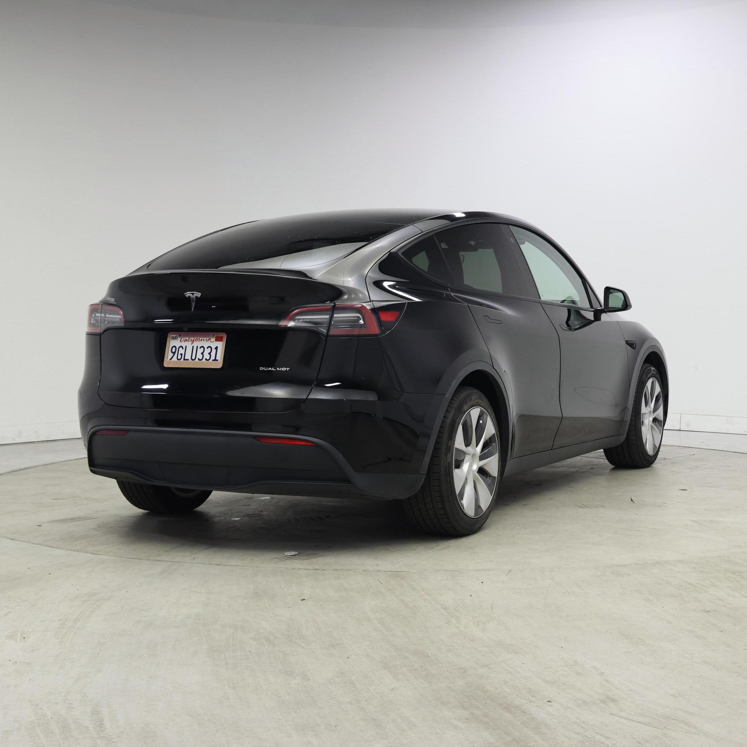 Thumbnail: 2023 Tesla Model Y - 8