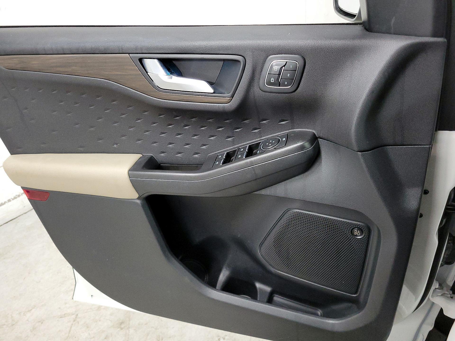 Thumbnail: 2020 Ford Escape - 12