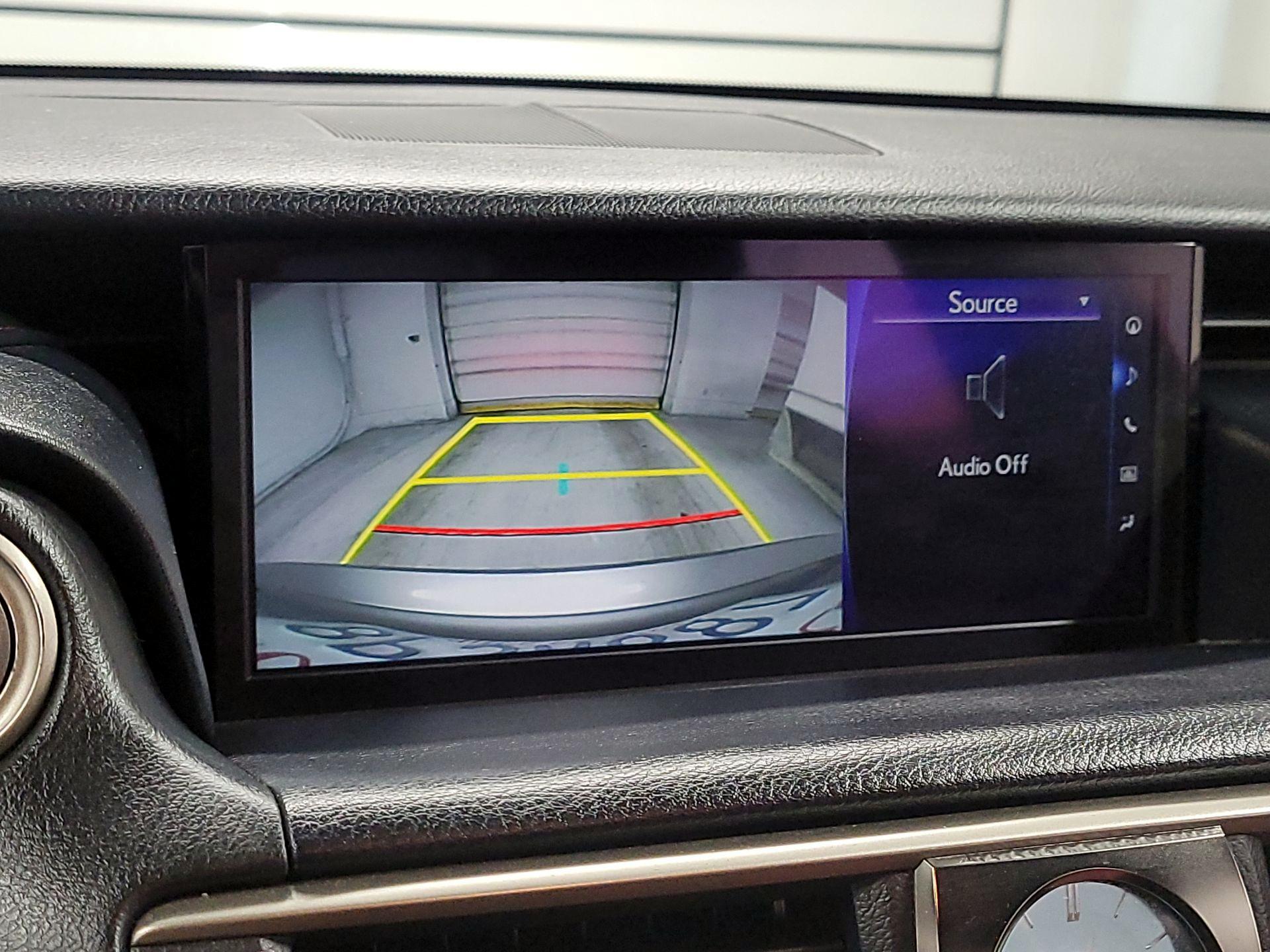 Thumbnail: 2018 Lexus IS - 13