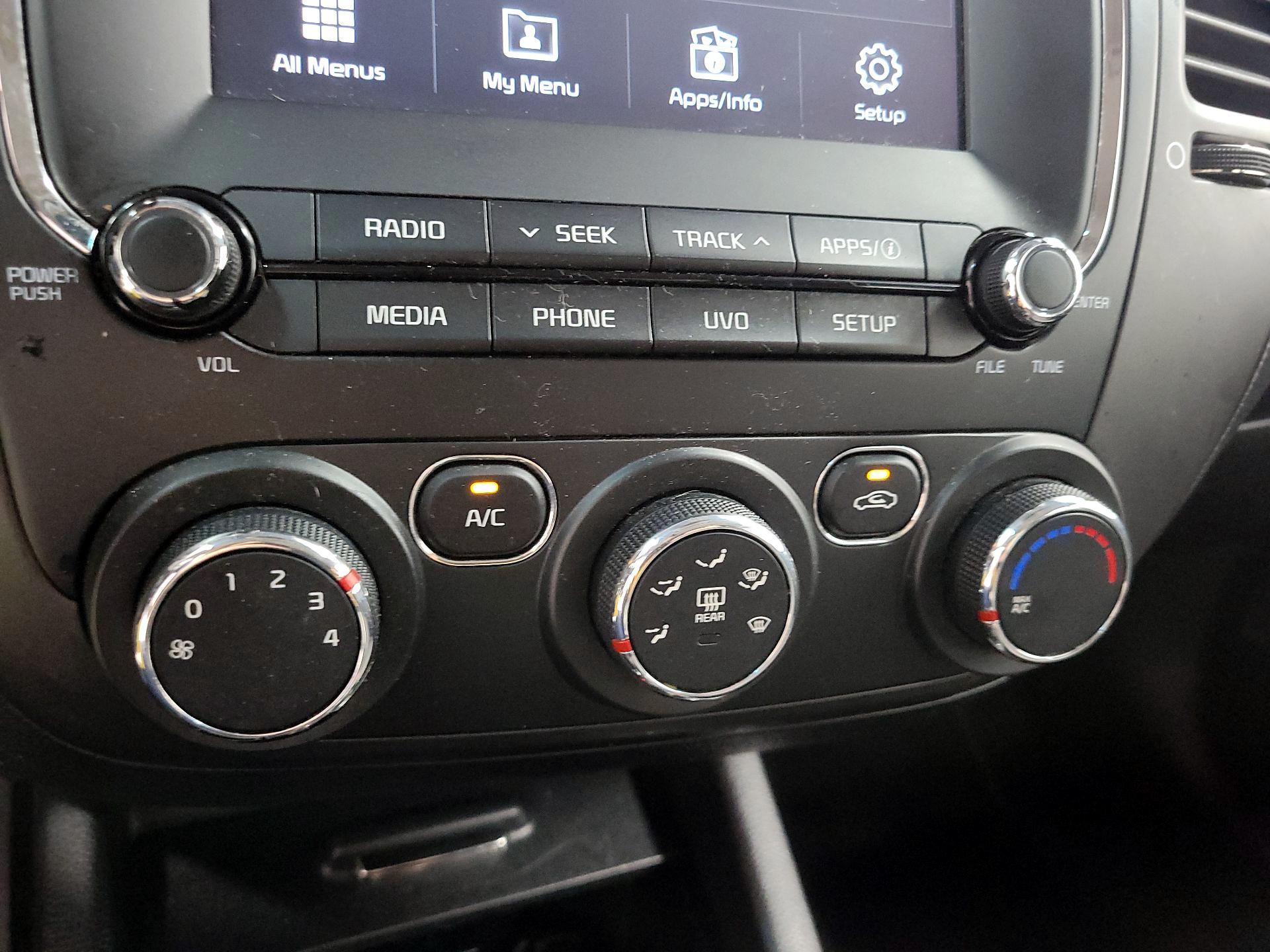 Thumbnail: 2018 Kia Forte - 16