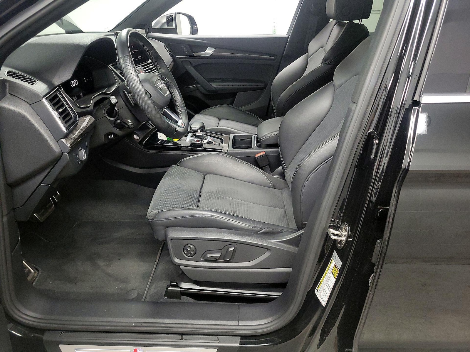 2022 Audi SQ5 Premium Plus - Photo 12