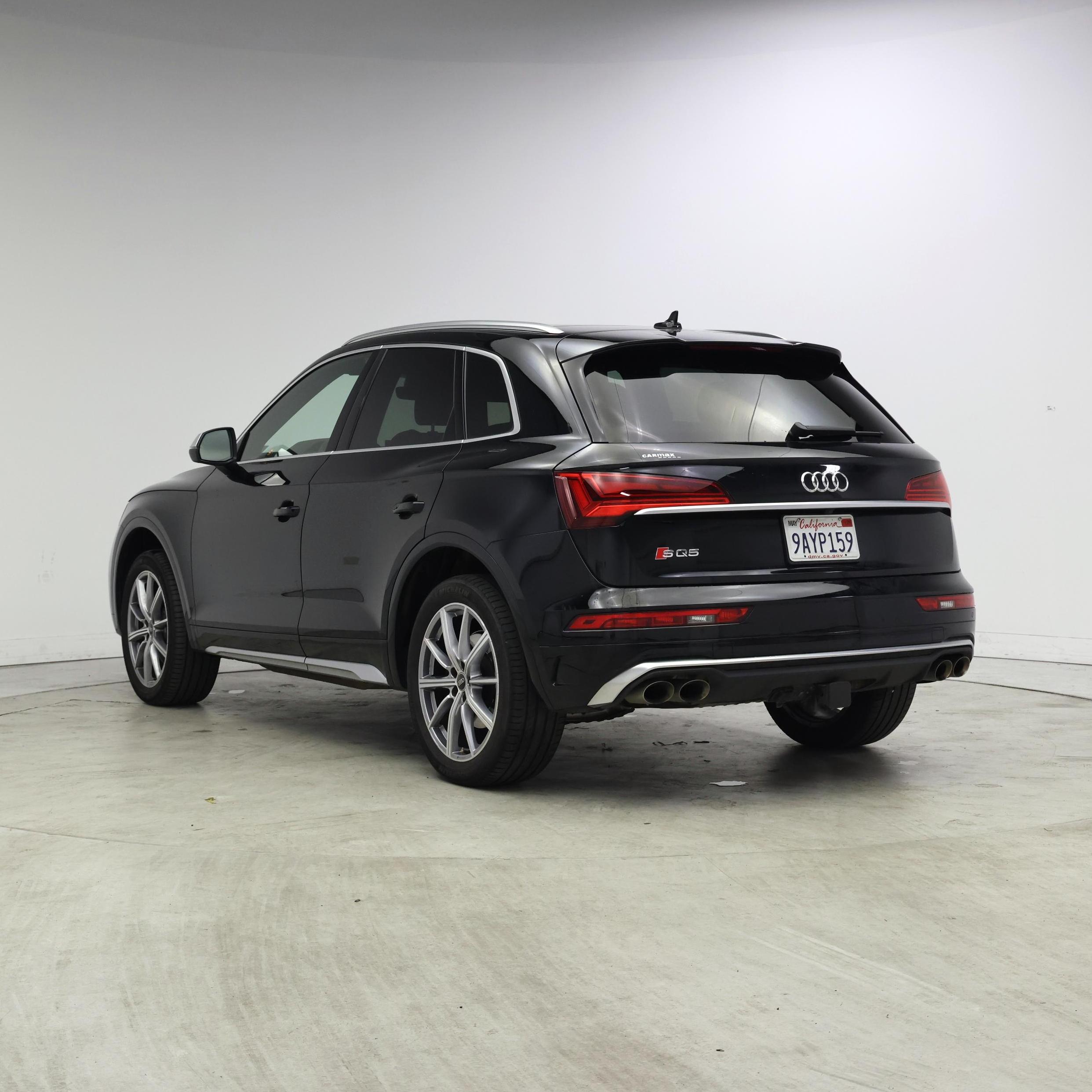 Thumbnail: 2022 Audi SQ5 - 2
