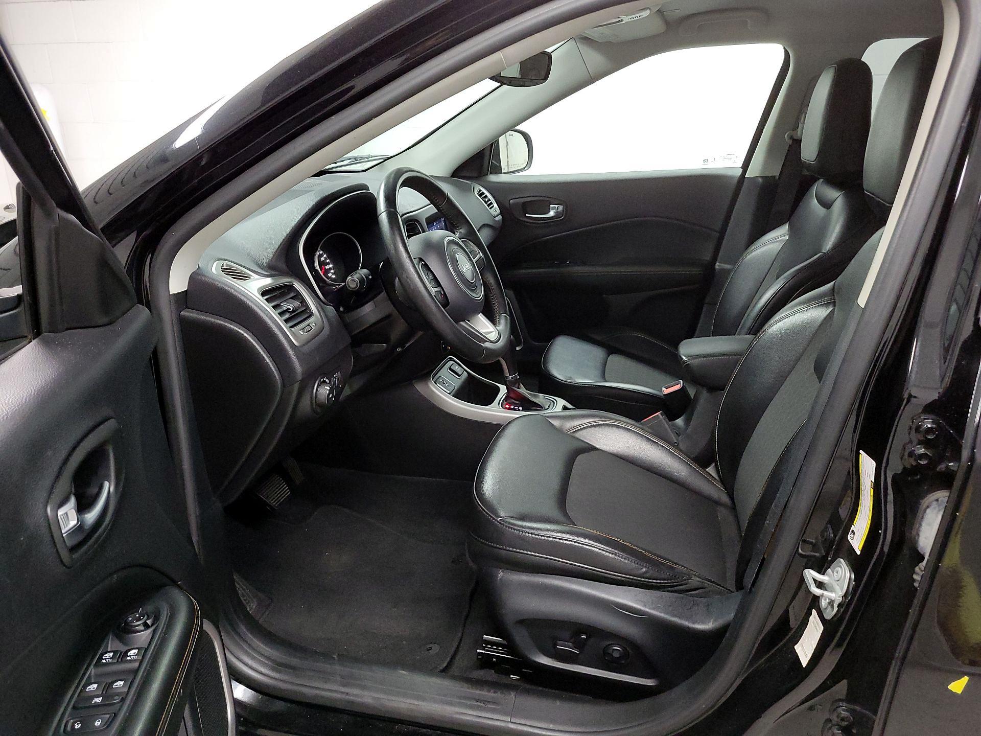 Thumbnail: 2018 Jeep Compass - 11