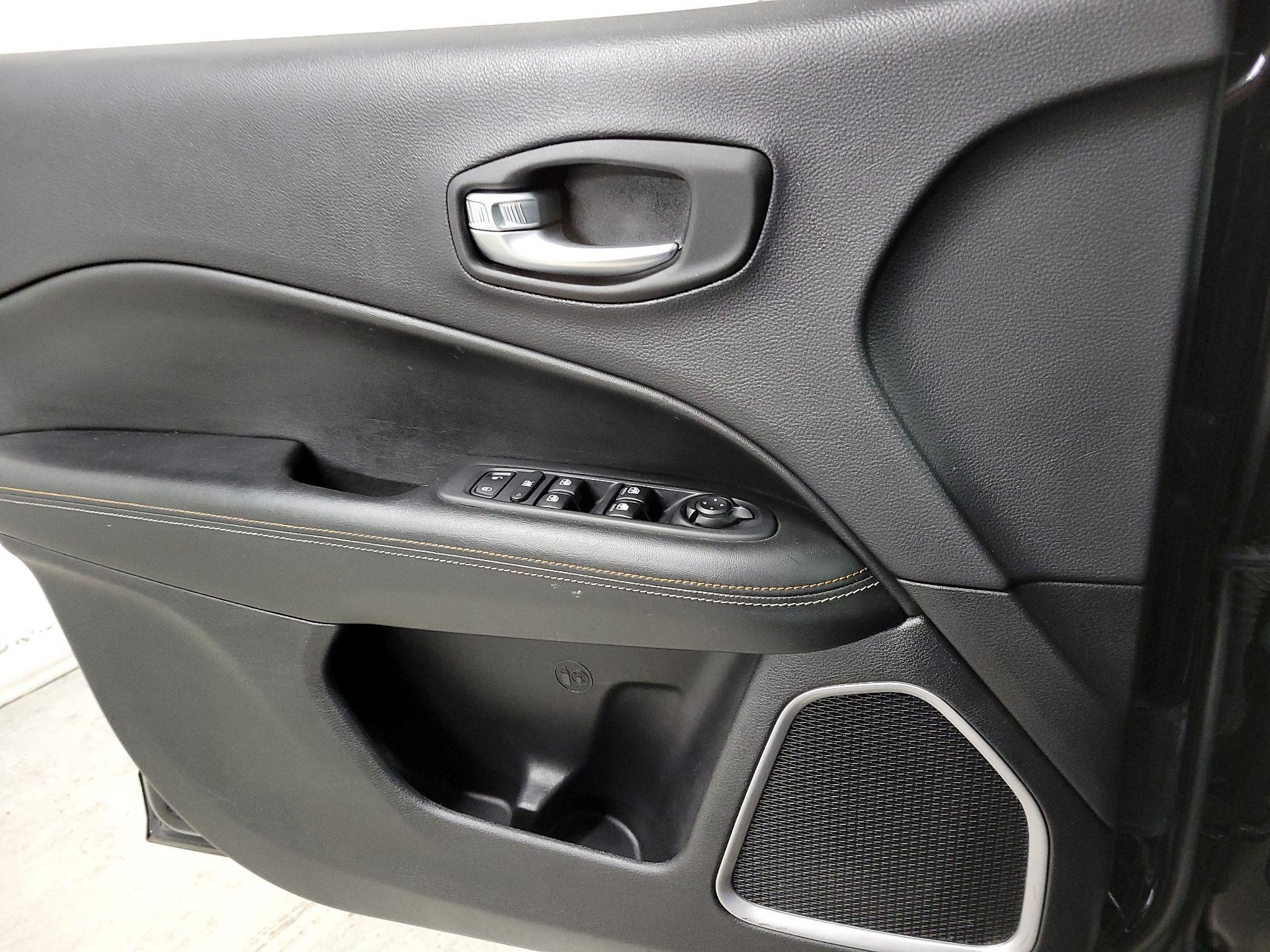 Thumbnail: 2018 Jeep Compass - 12