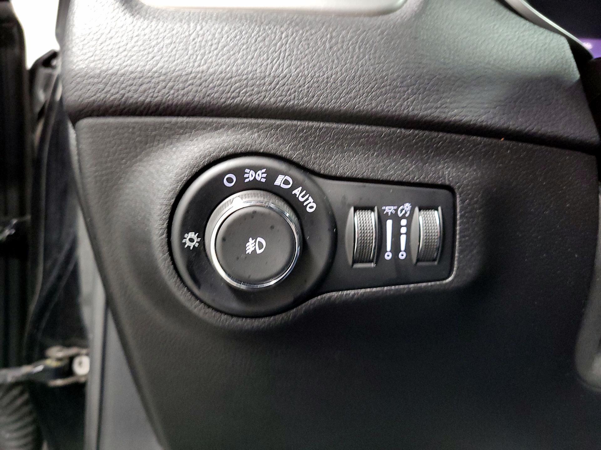 Thumbnail: 2018 Jeep Compass - 13