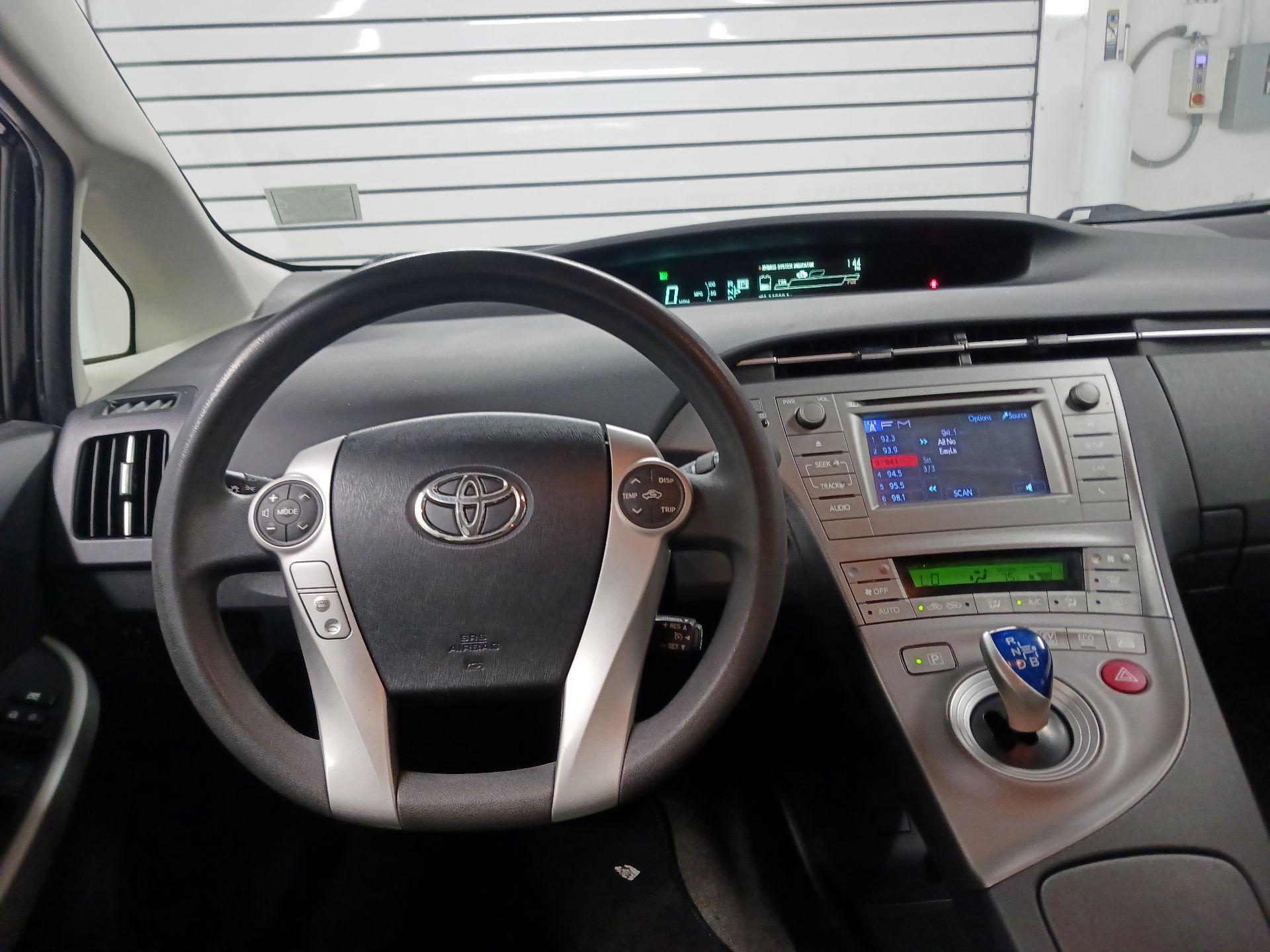 Thumbnail: 2015 Toyota Prius - 10