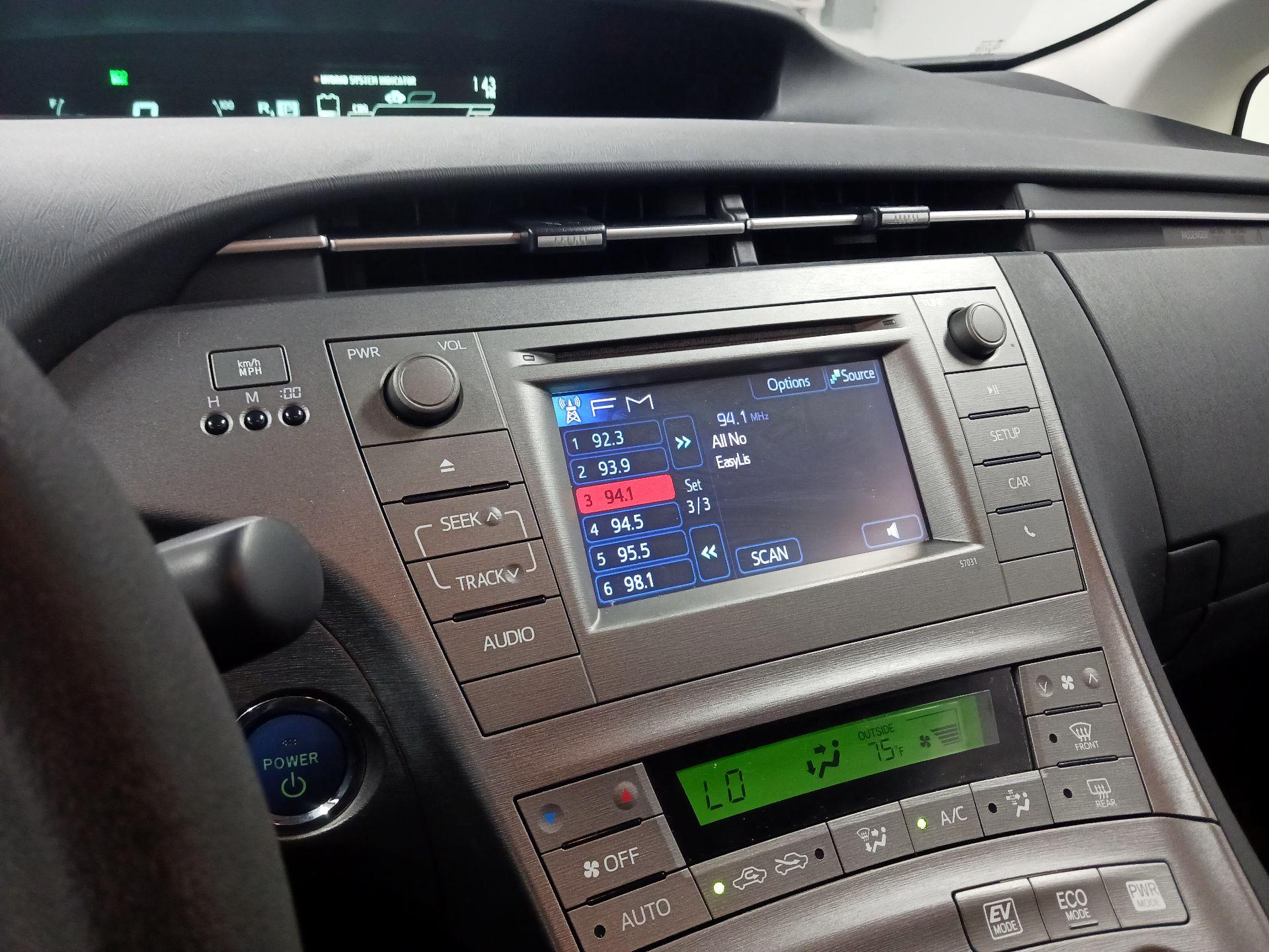 Thumbnail: 2015 Toyota Prius - 15