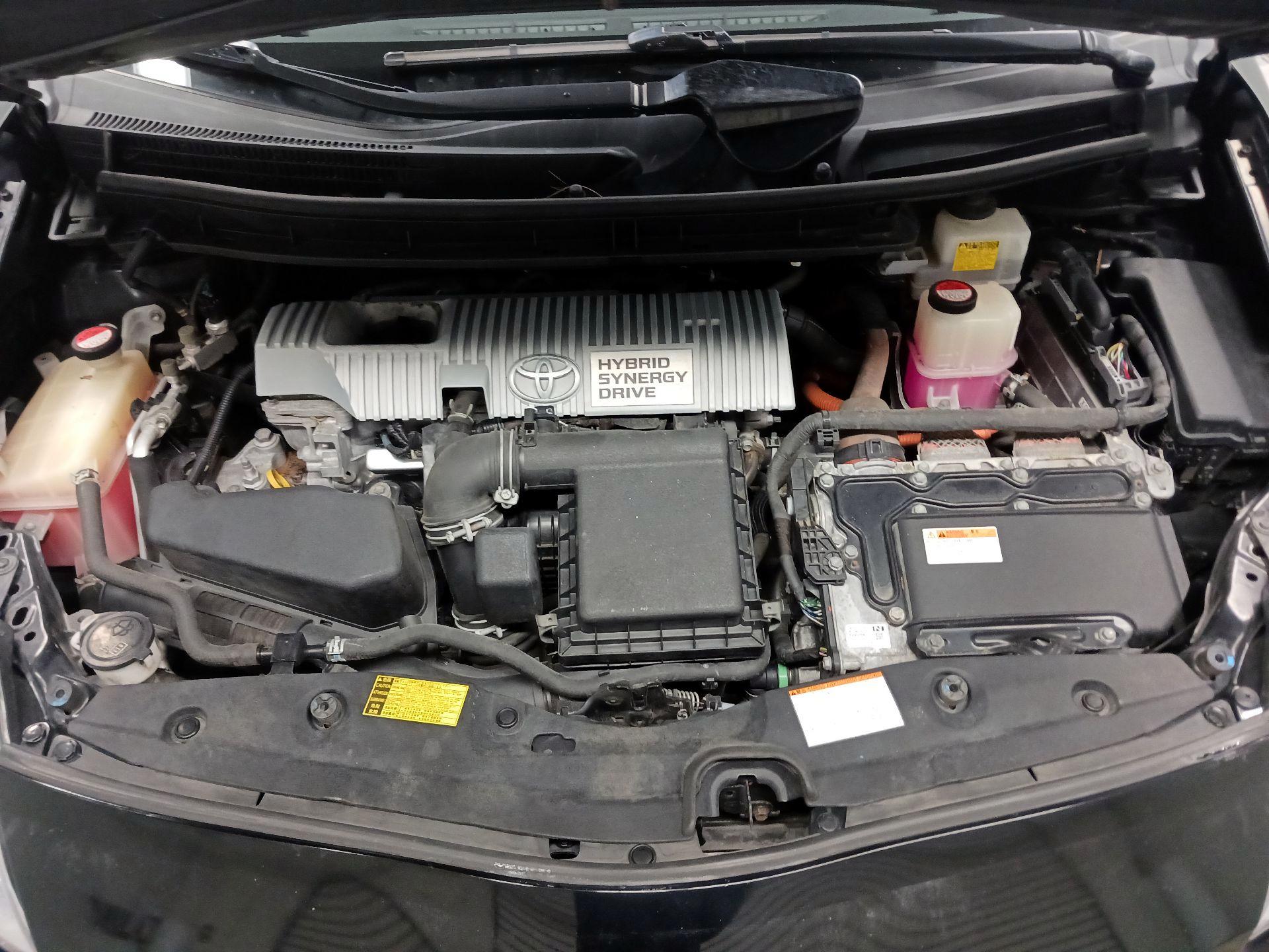 Thumbnail: 2015 Toyota Prius - 20