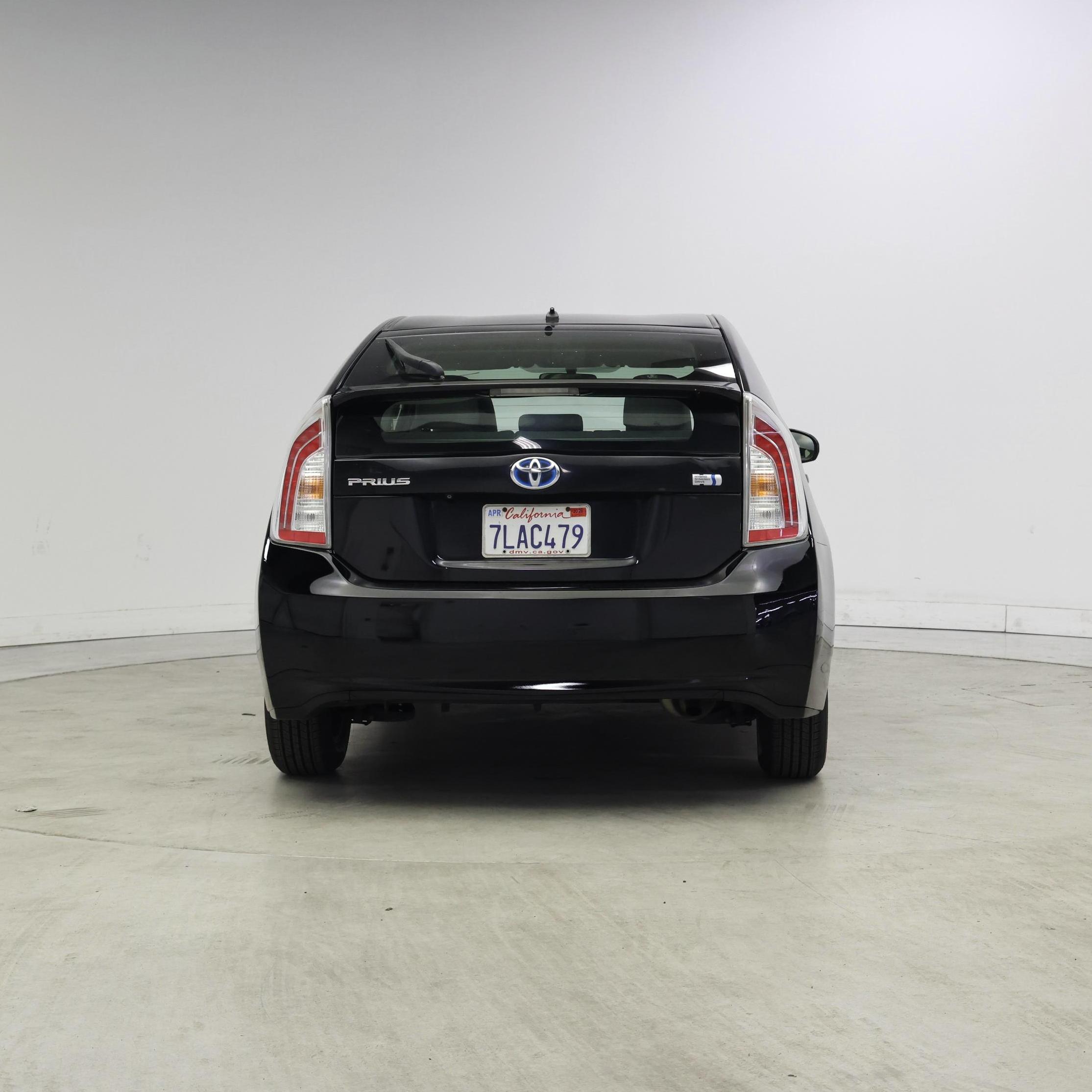 Thumbnail: 2015 Toyota Prius - 6