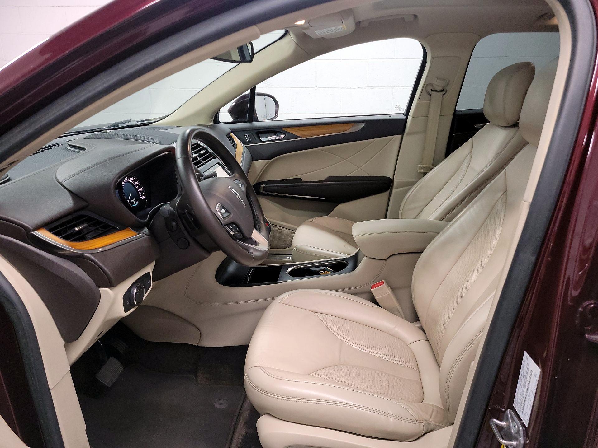 Thumbnail: 2018 Lincoln MKC - 11