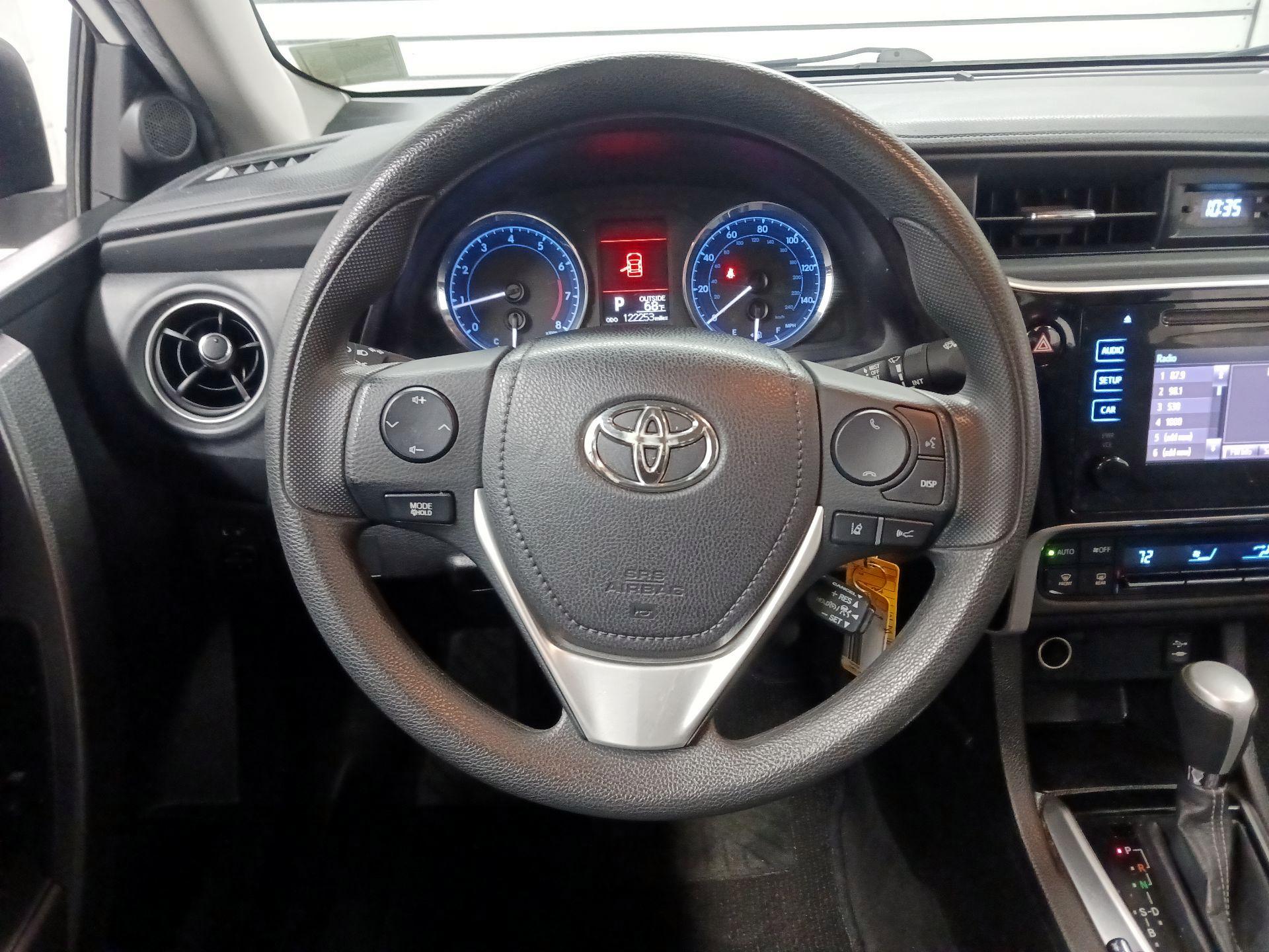 Thumbnail: 2017 Toyota Corolla - 10