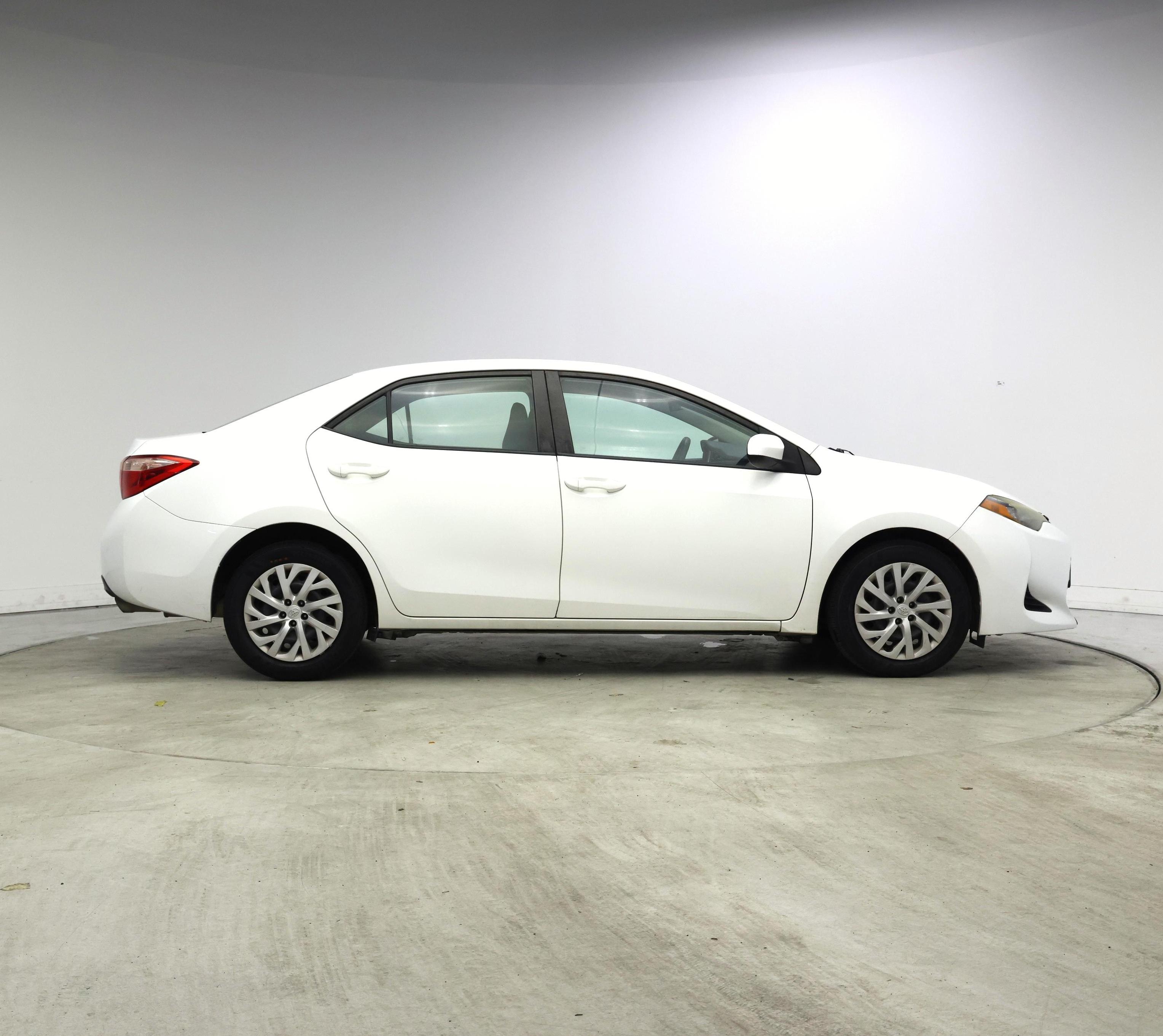 Thumbnail: 2017 Toyota Corolla - 7