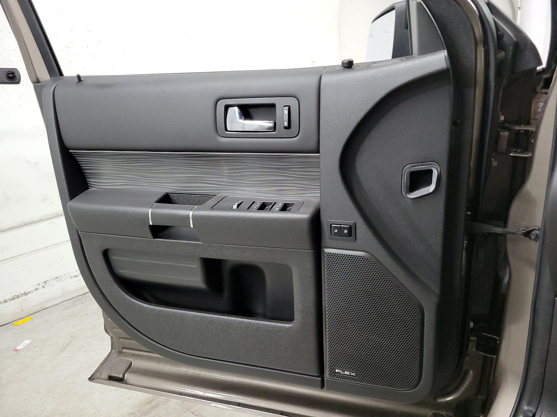 Thumbnail: 2019 Ford Flex - 12