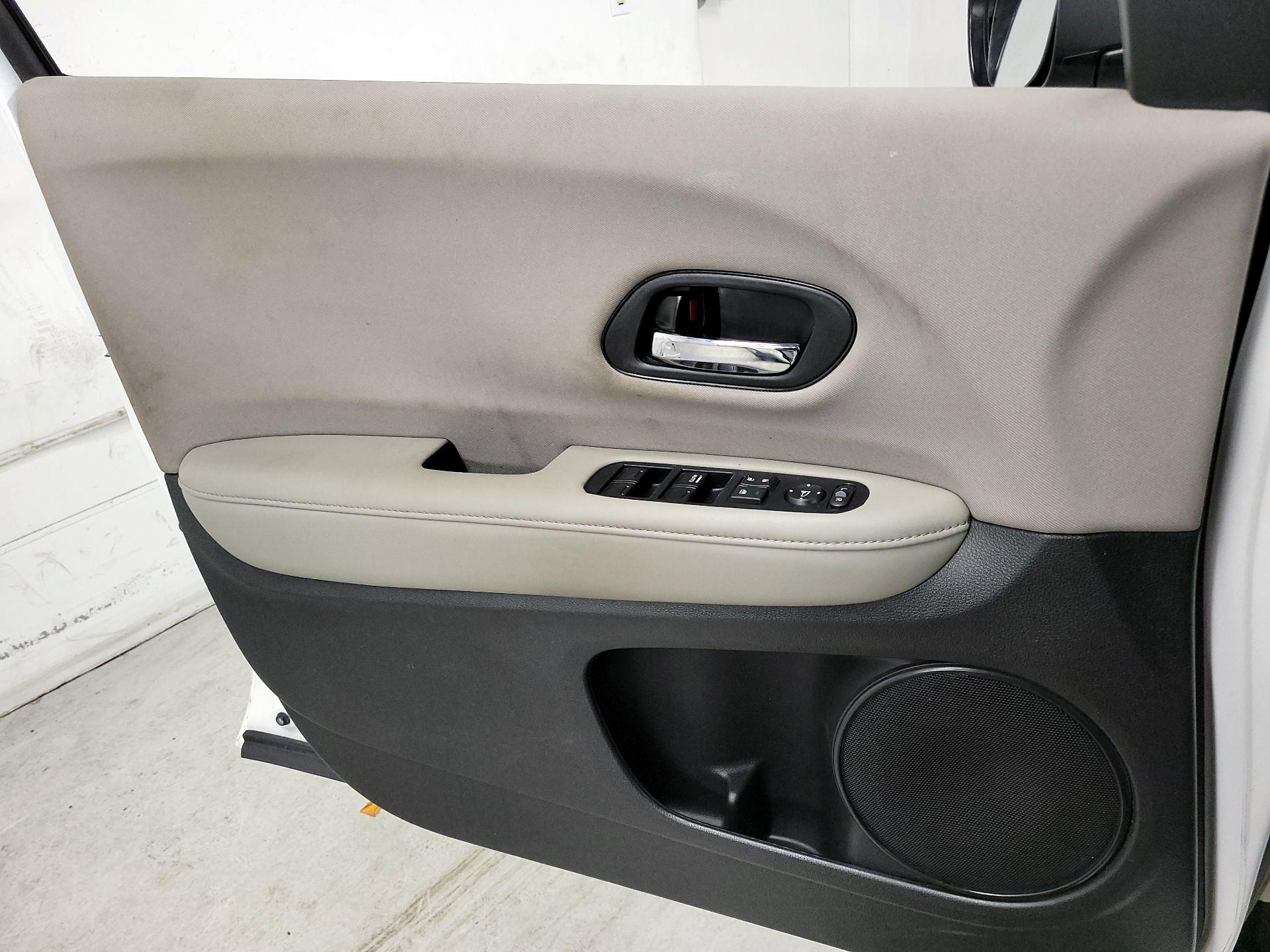 Thumbnail: 2018 Honda HR-V - 12