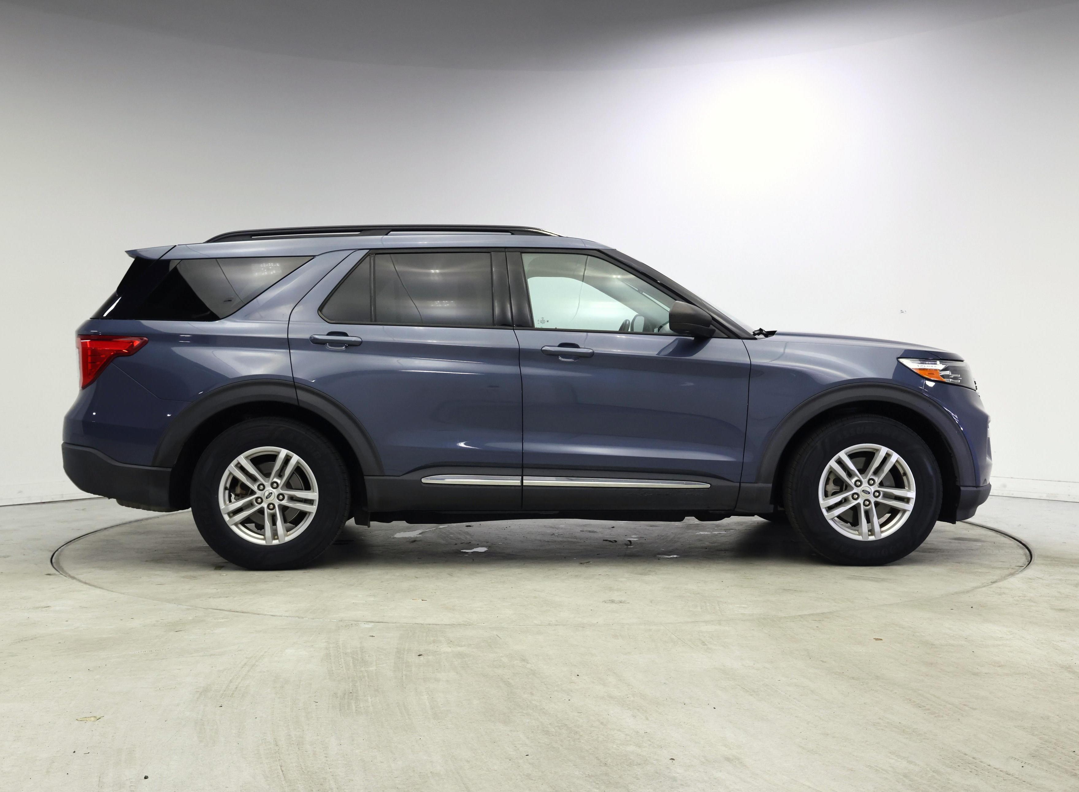 Thumbnail: 2021 Ford Explorer - 7