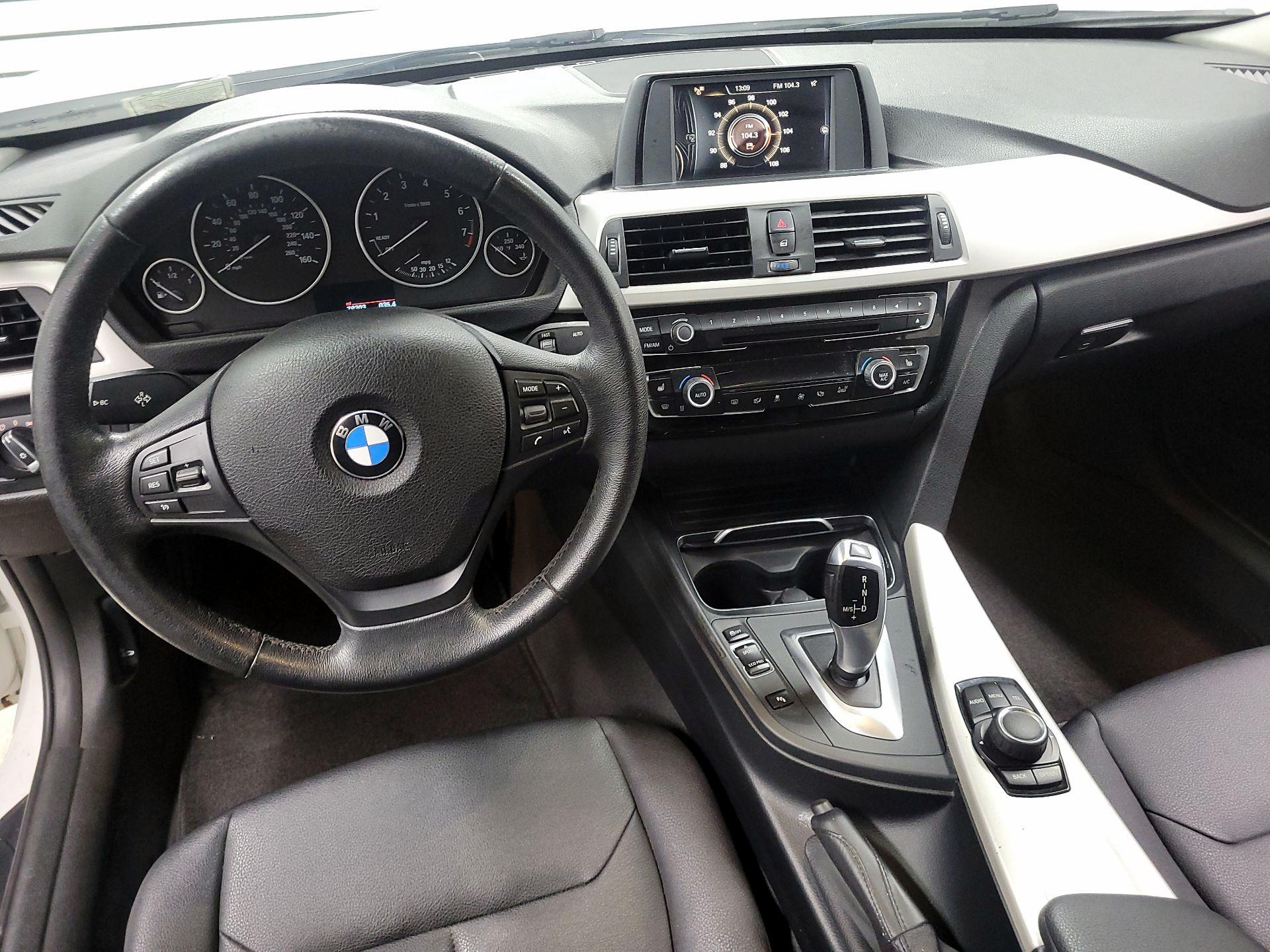 Thumbnail: 2017 BMW 3 Series - 9