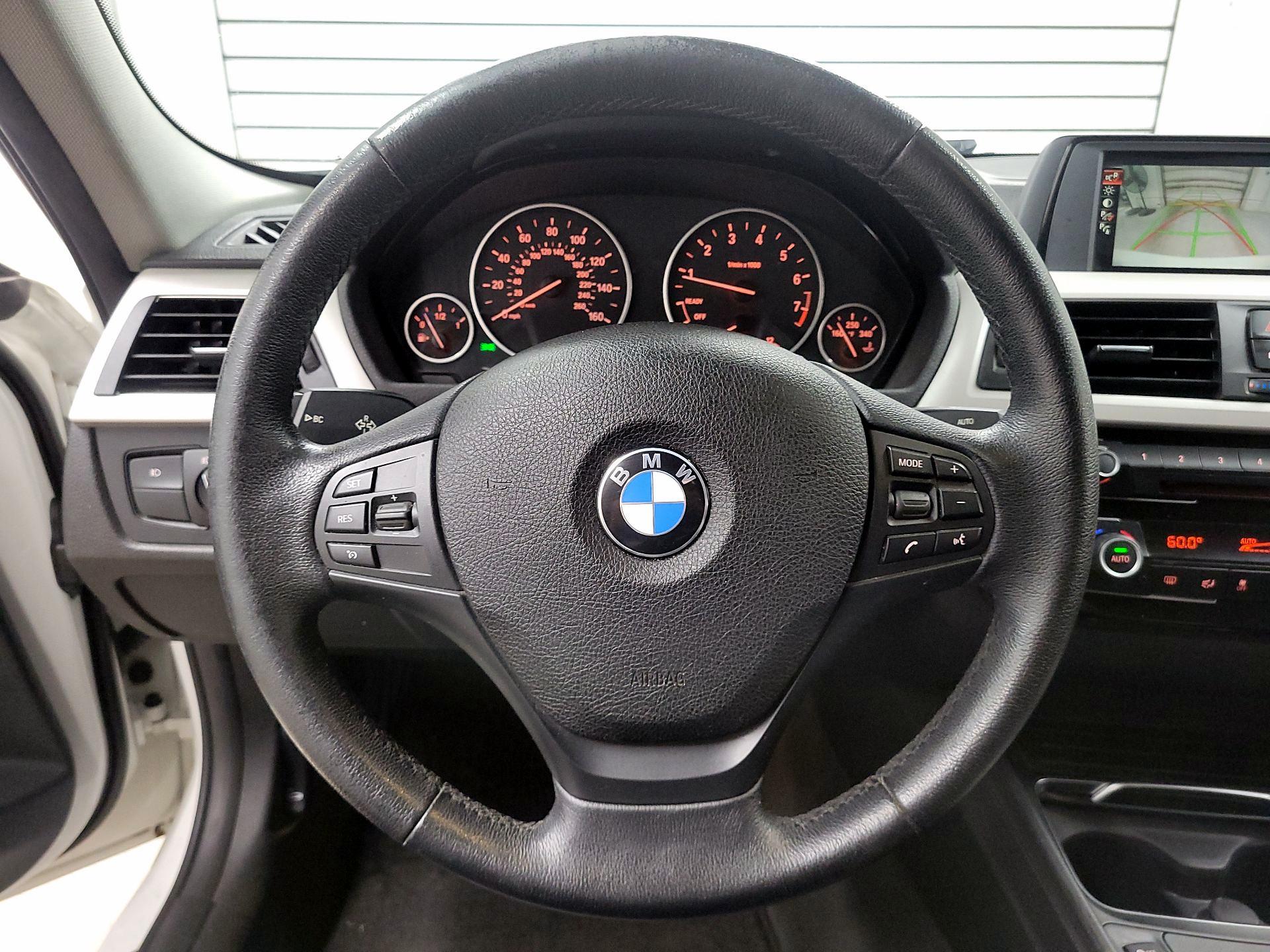 Thumbnail: 2017 BMW 3 Series - 10
