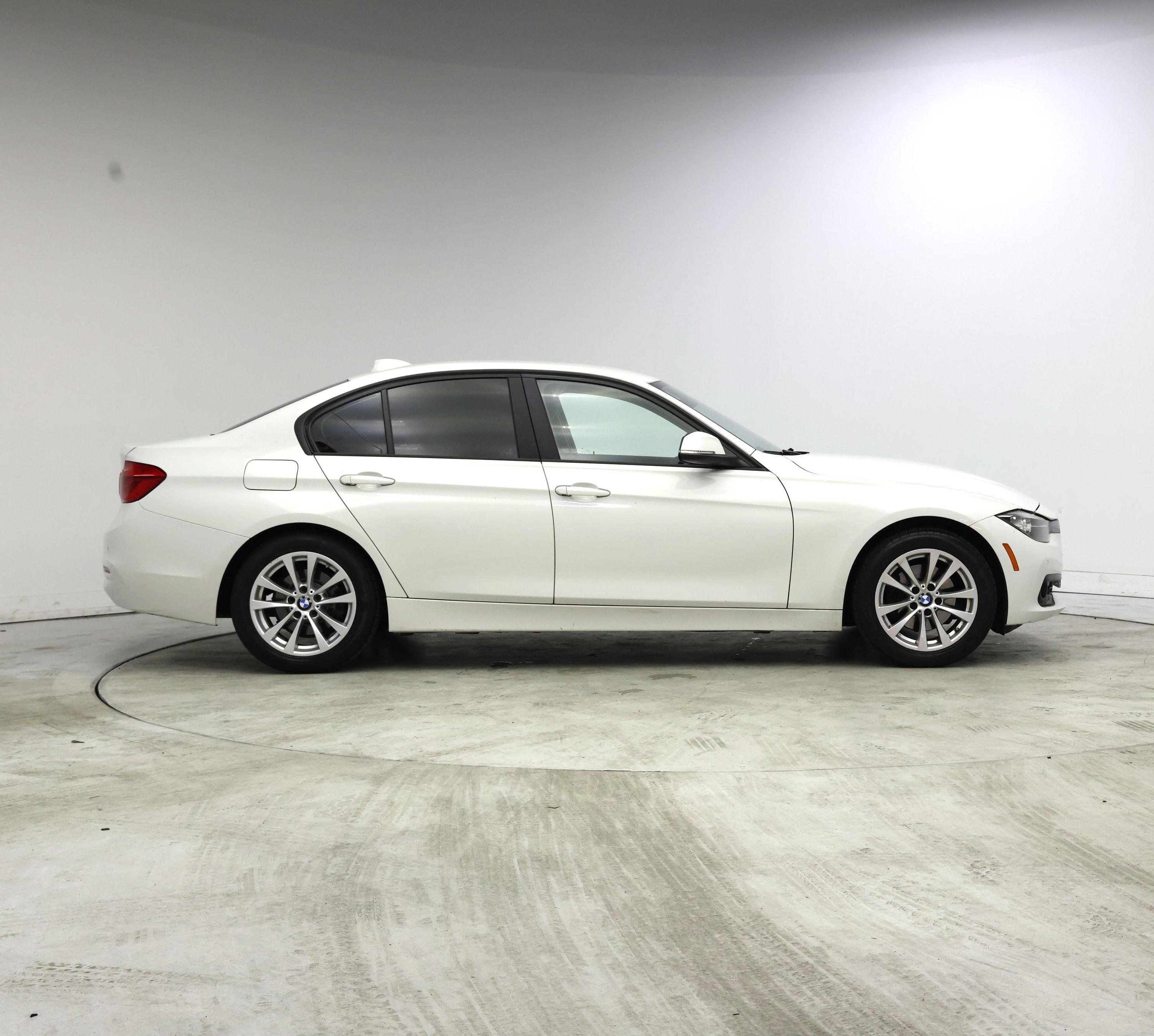 Thumbnail: 2017 BMW 3 Series - 7