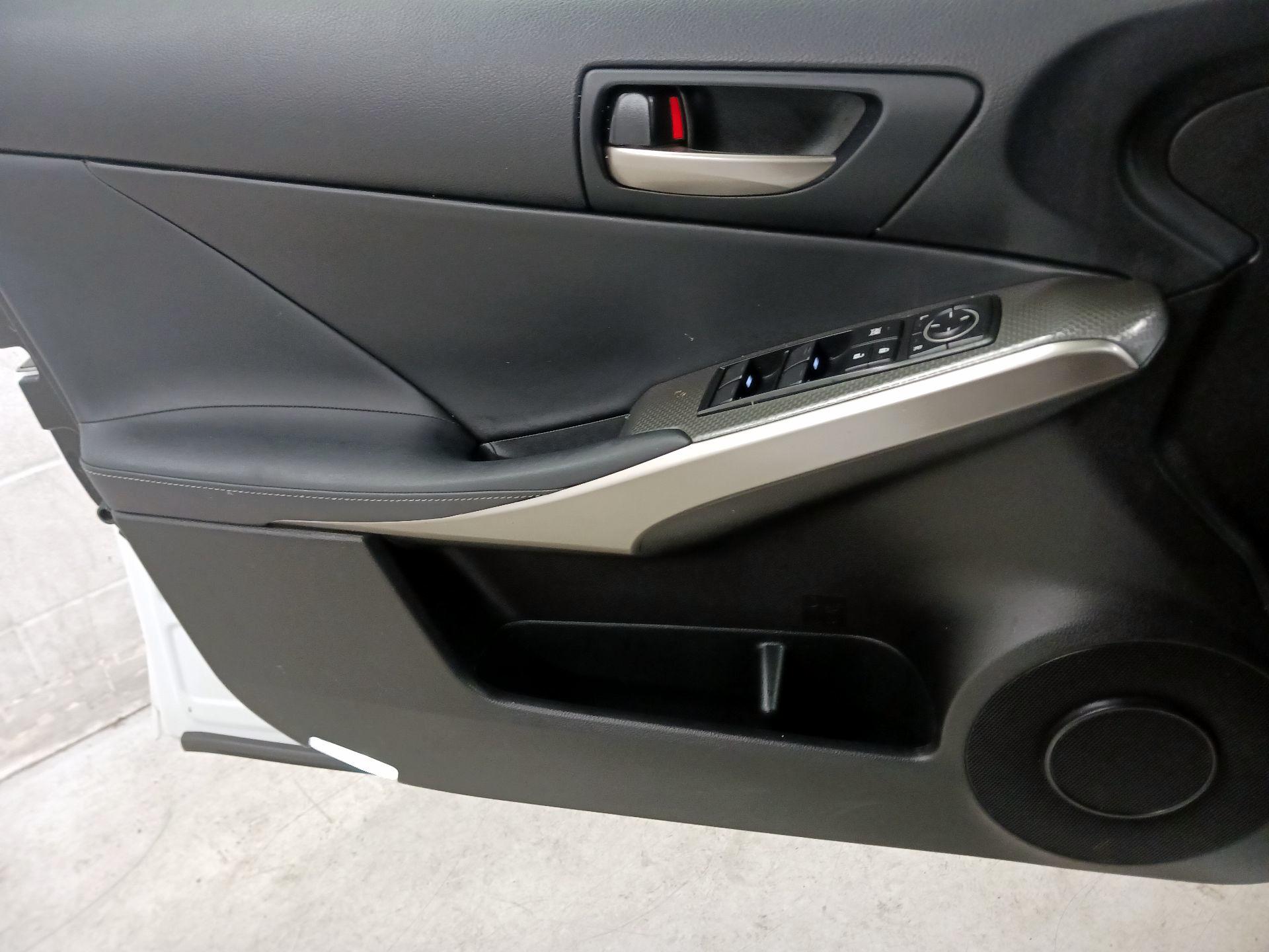 Thumbnail: 2017 Lexus IS - 10