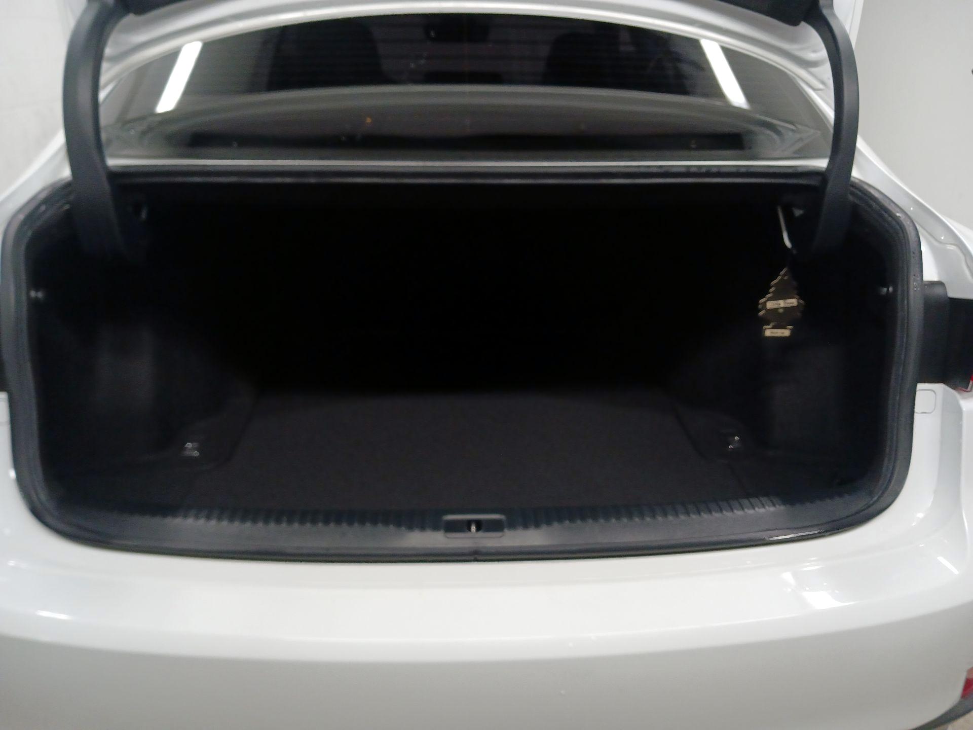 Thumbnail: 2017 Lexus IS - 16