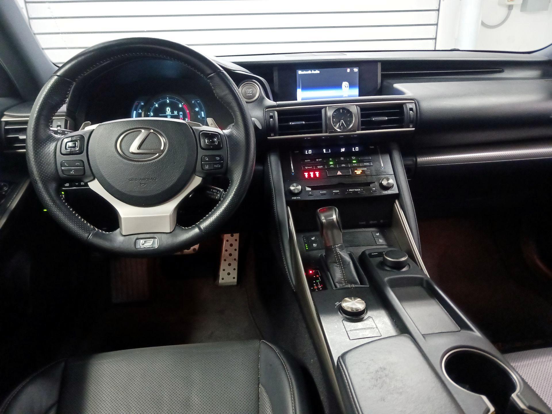 Thumbnail: 2017 Lexus IS - 8