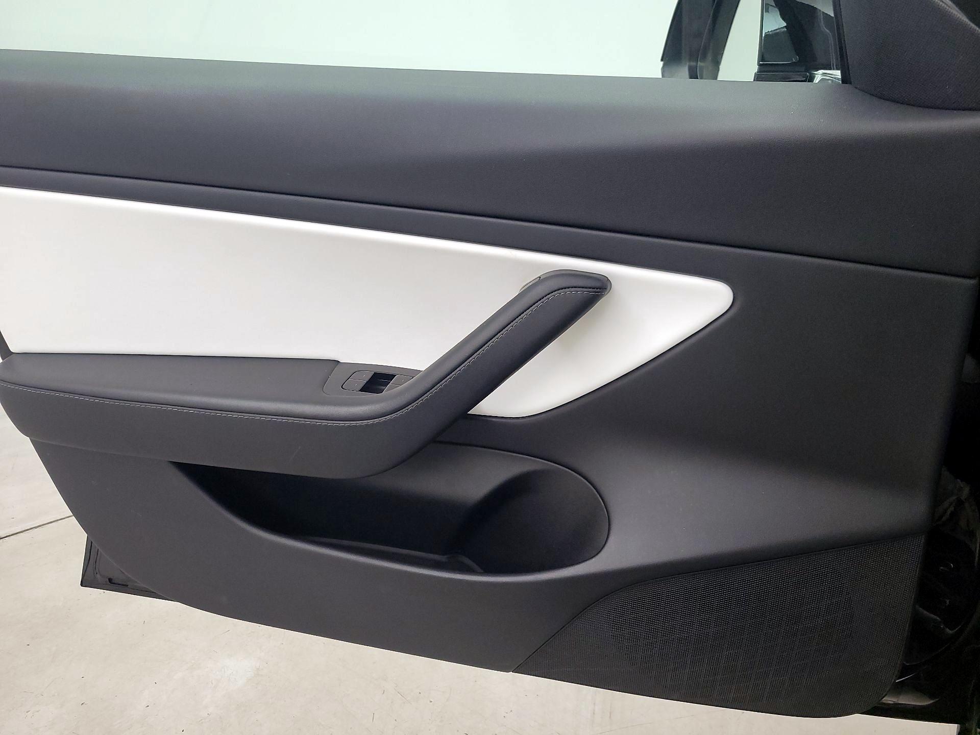 Thumbnail: 2020 Tesla Model 3 - 12