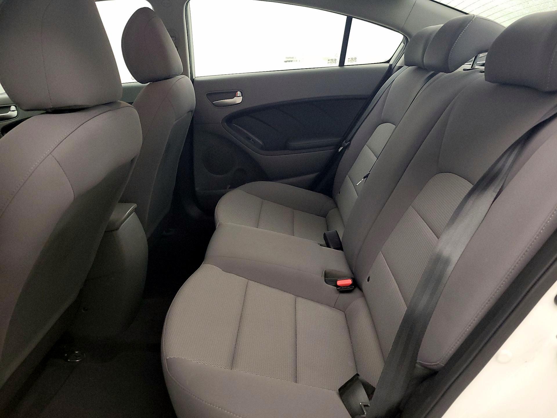 Thumbnail: 2018 Kia Forte - 18