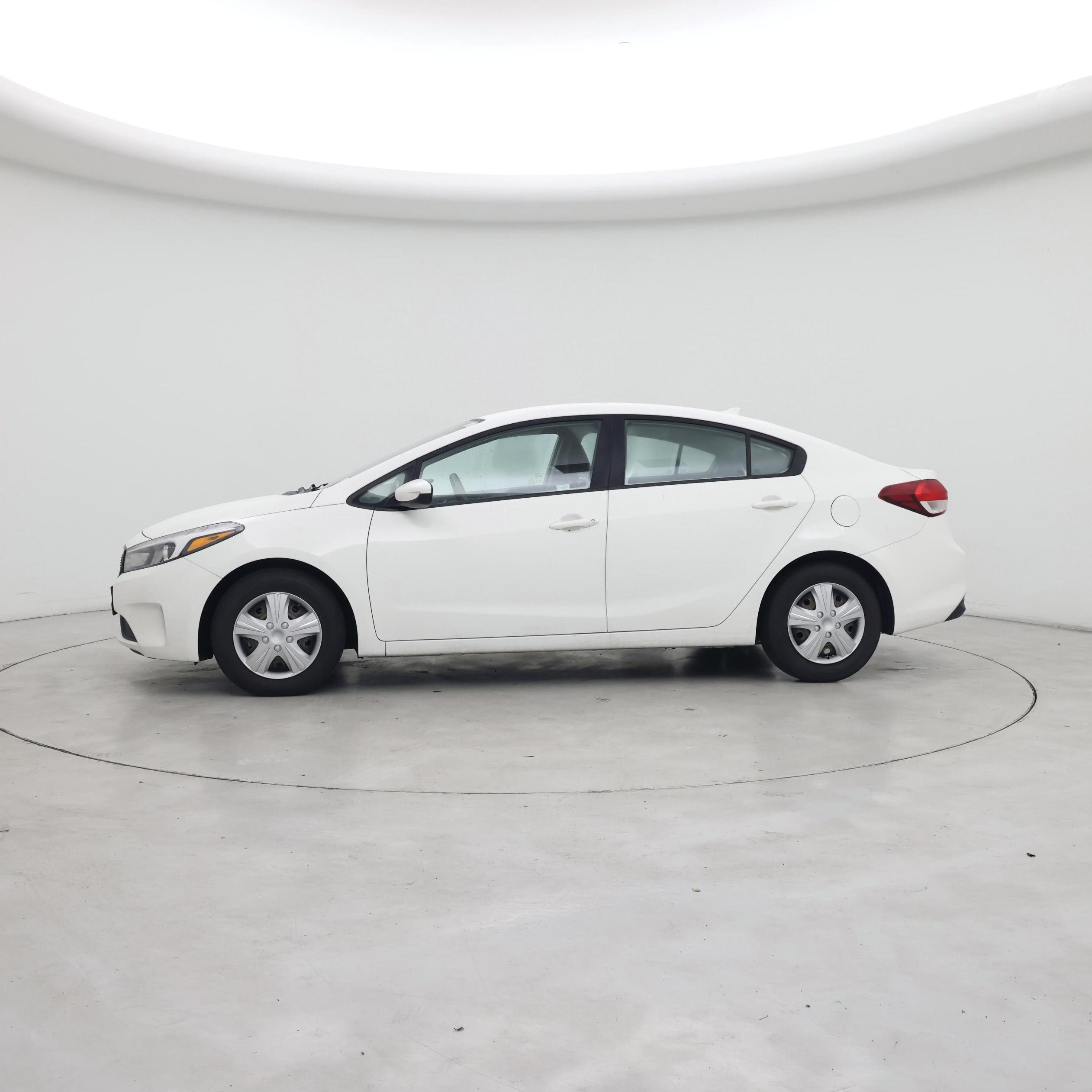 Thumbnail: 2018 Kia Forte - 3