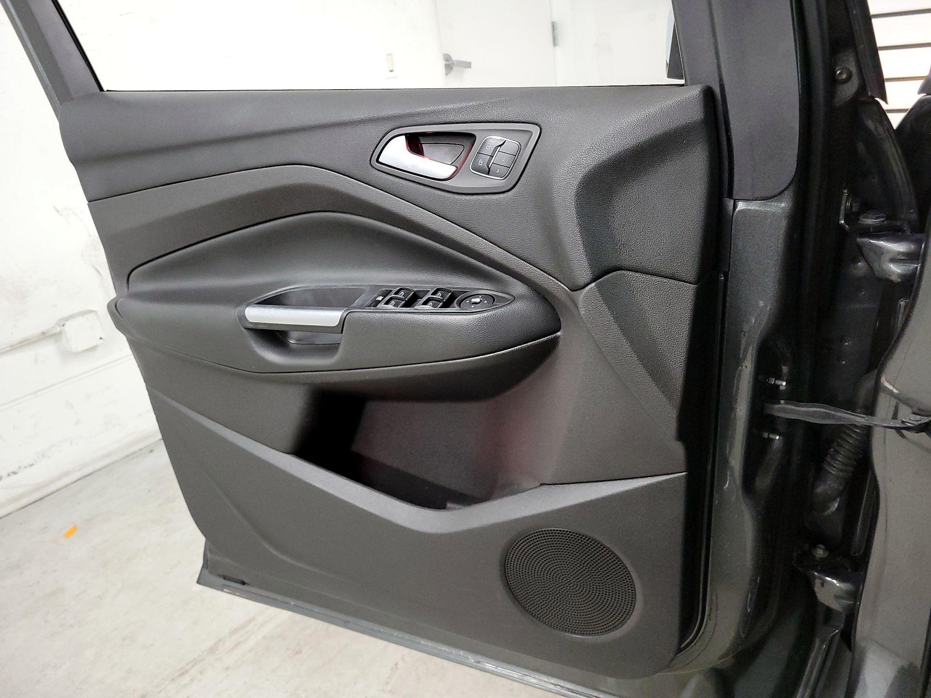 Thumbnail: 2015 Ford Escape - 12