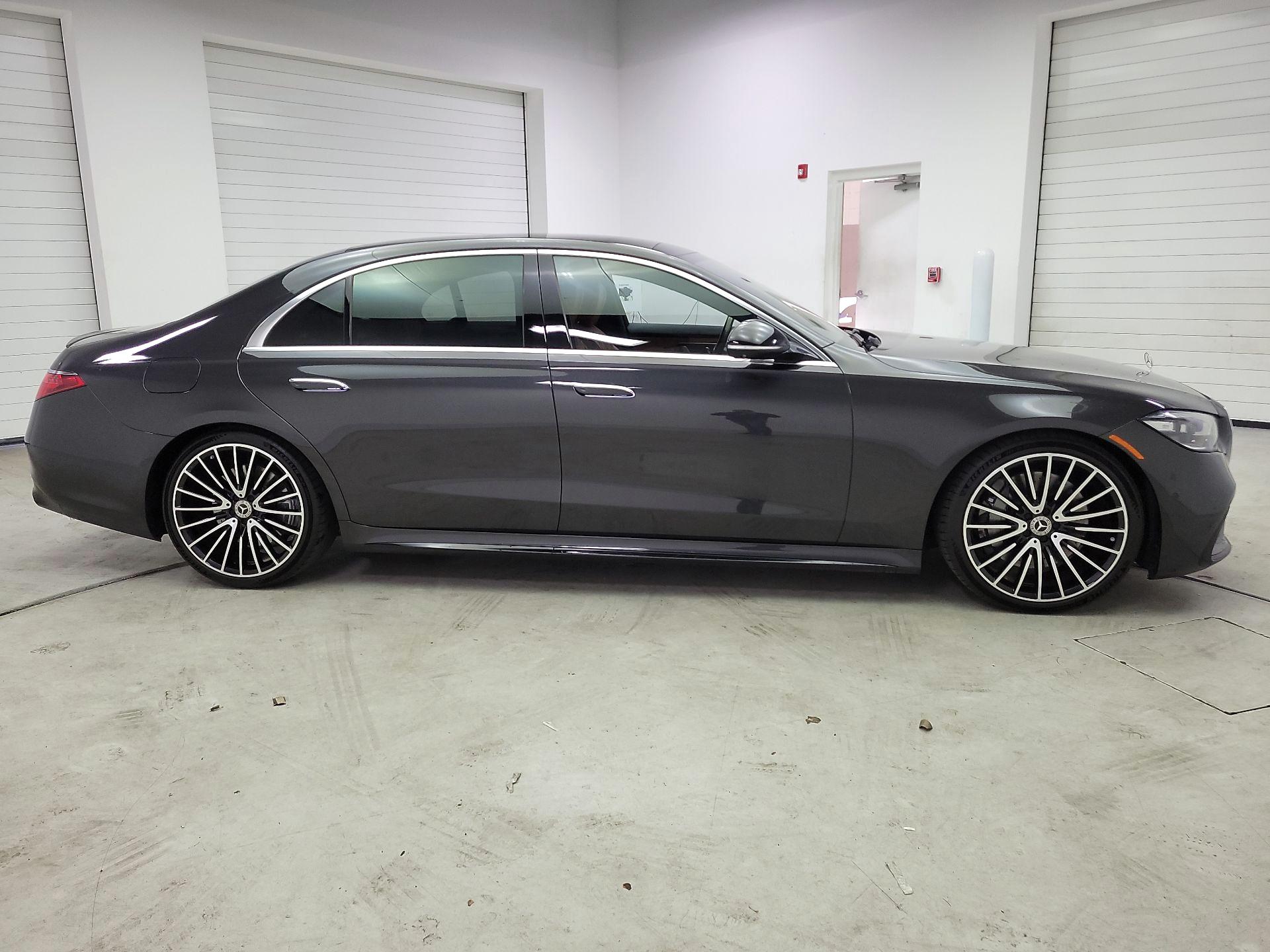 Thumbnail: 2022 Mercedes-Benz S-Class - 4