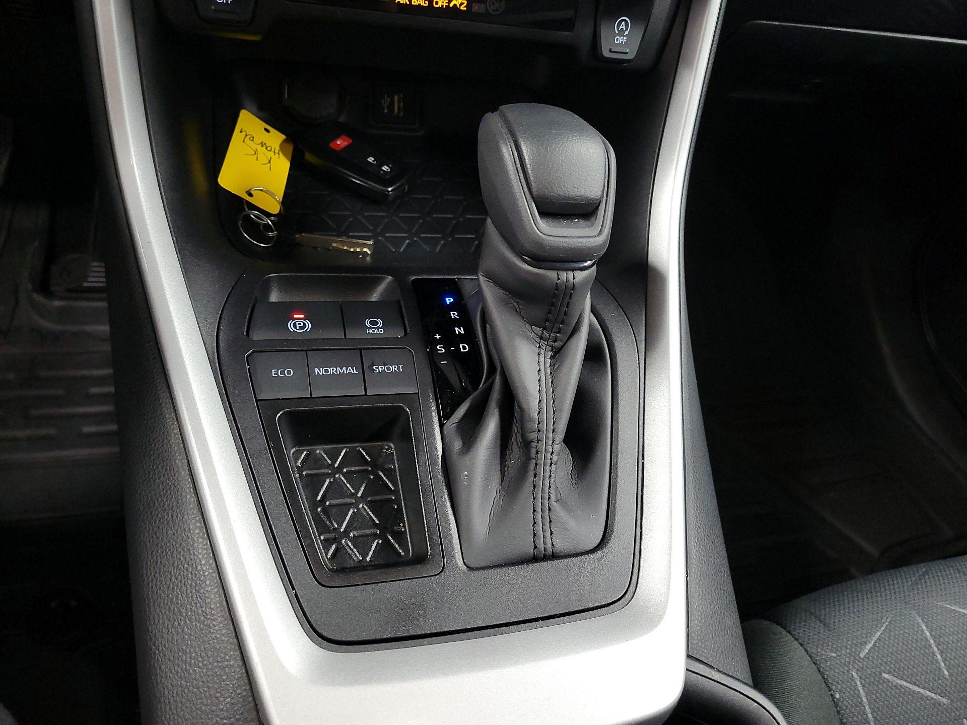 Thumbnail: 2025 Toyota RAV4 - 16