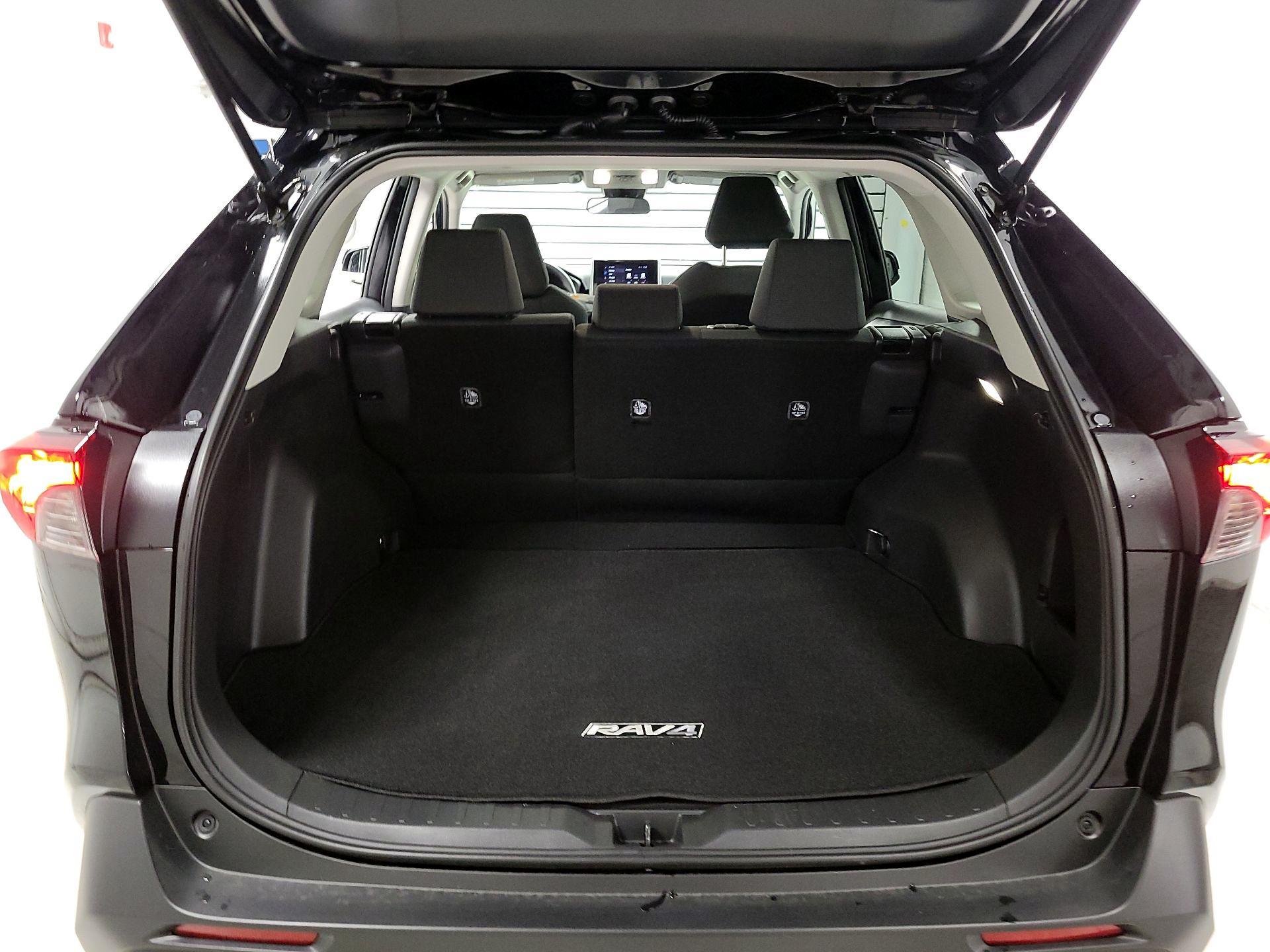 Thumbnail: 2025 Toyota RAV4 - 18