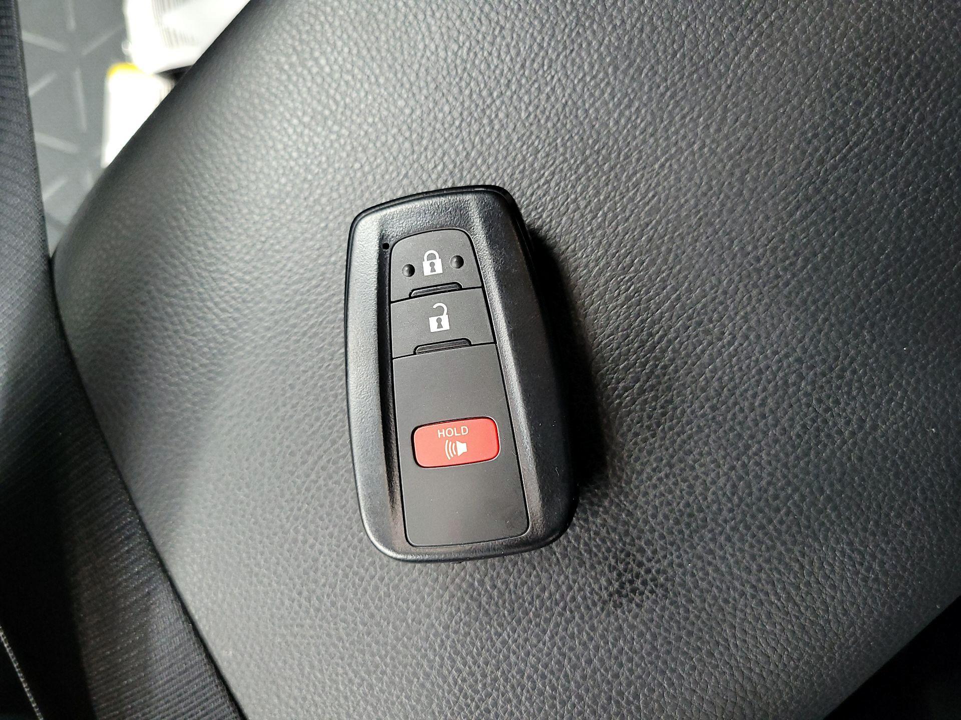 Thumbnail: 2025 Toyota RAV4 - 20